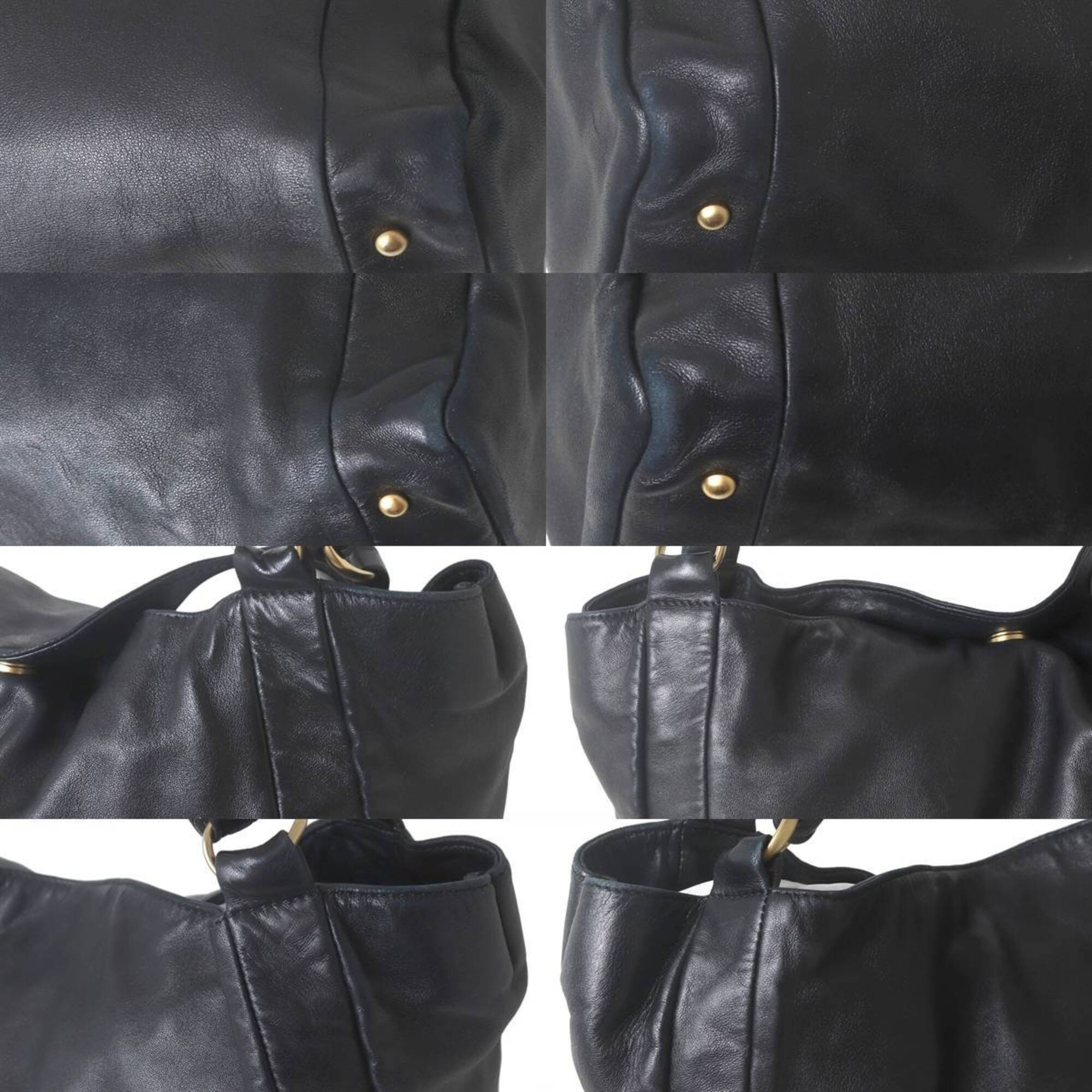 Chanel Black Leather Shoulder Bag (Pre-Owned)