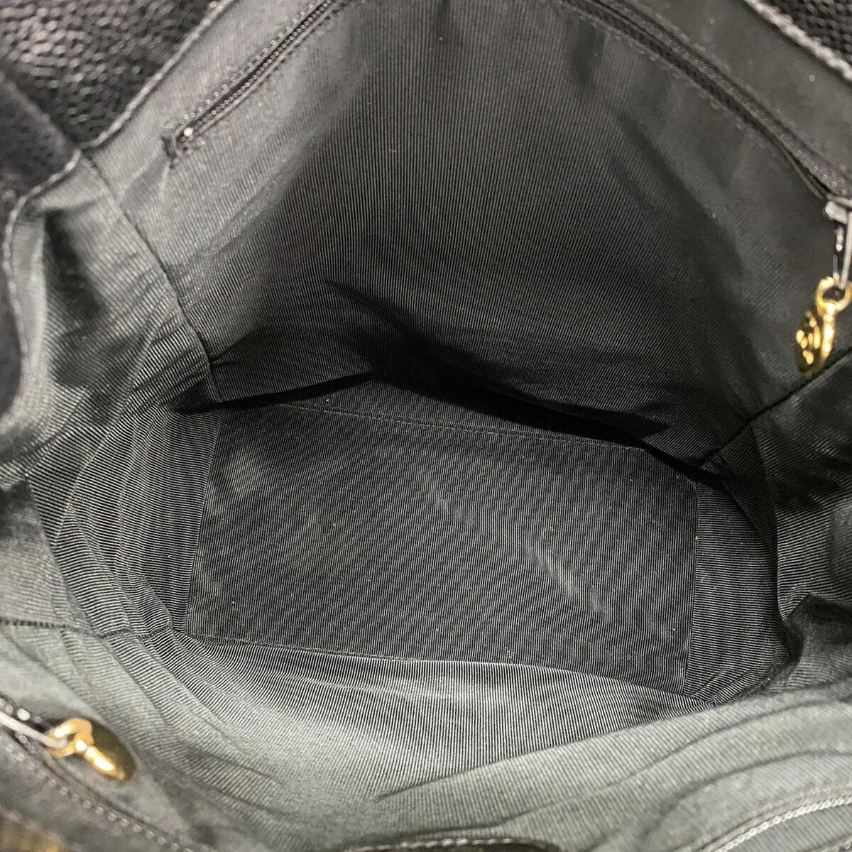 Chanel Black Grained Calfskin Shoulder Bag (Pre-Owned)