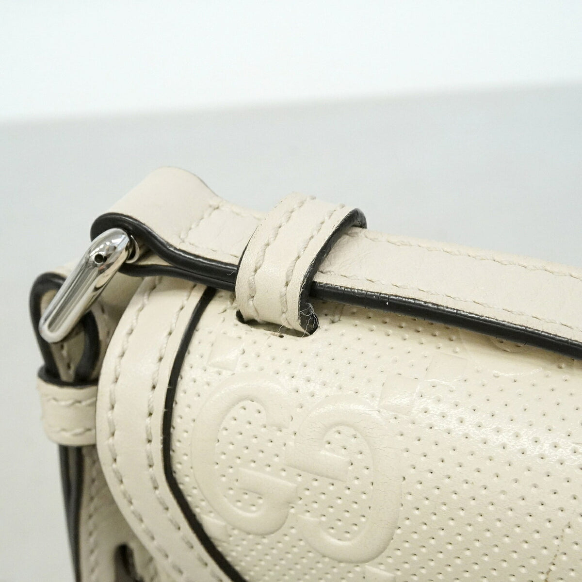 Gucci White Leather Shoulder Bag (Pre-Owned)
