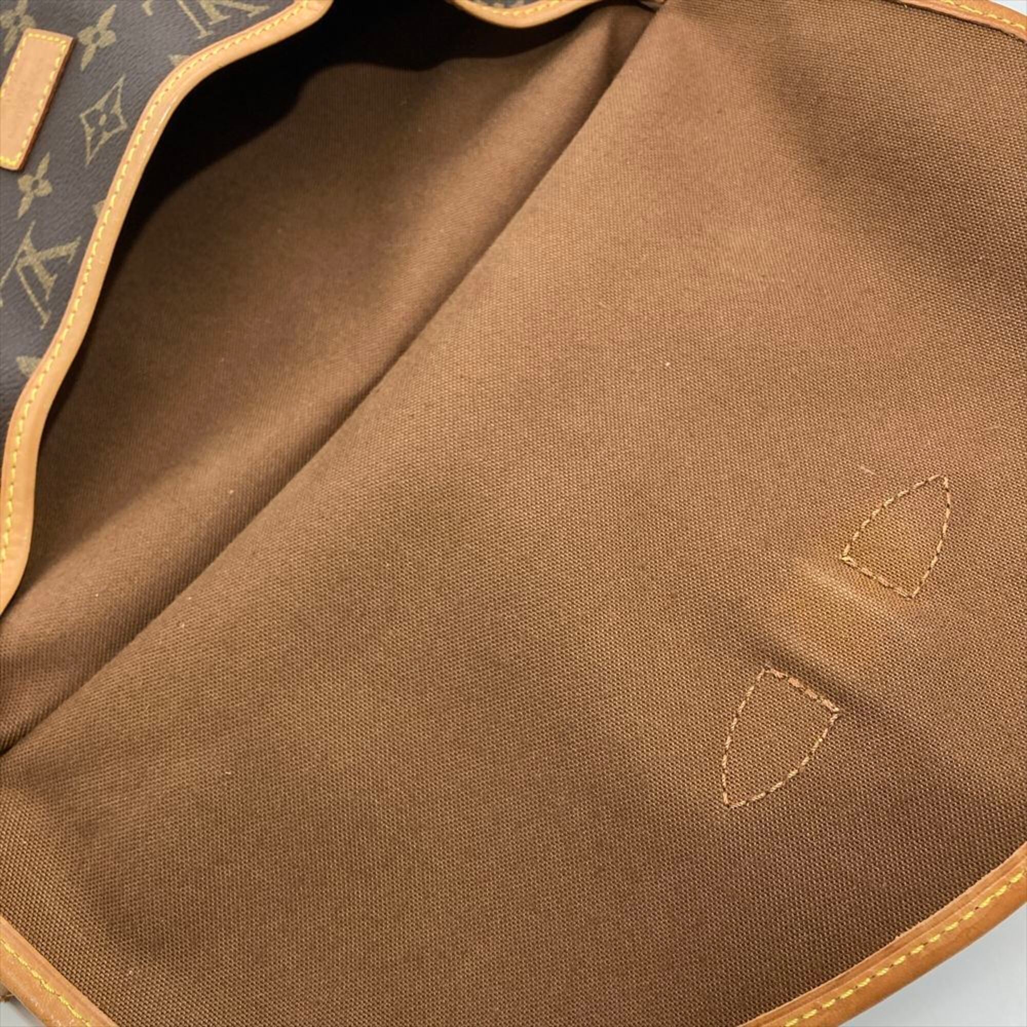 Louis Vuitton Brown Monogram Monogram Shoulder Bag (Pre-Owned)