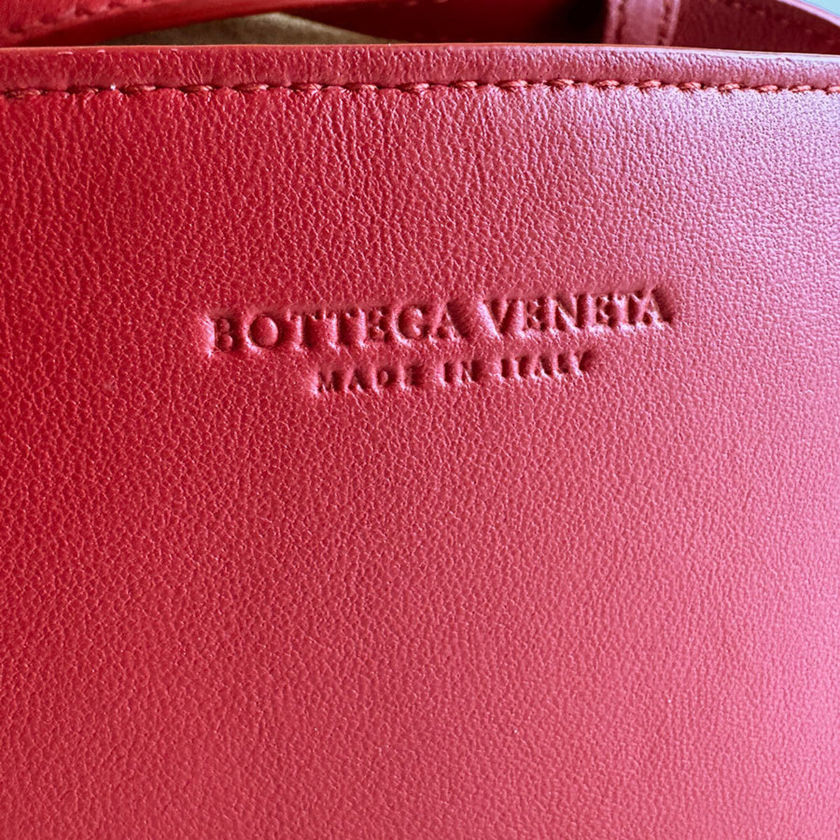 Bottega Veneta Red Color Leather Shoulder Bag (Pre-Owned)