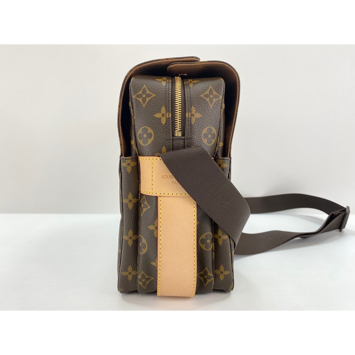 Louis Vuitton Brown Shoulder Bag (Pre-Owned)
