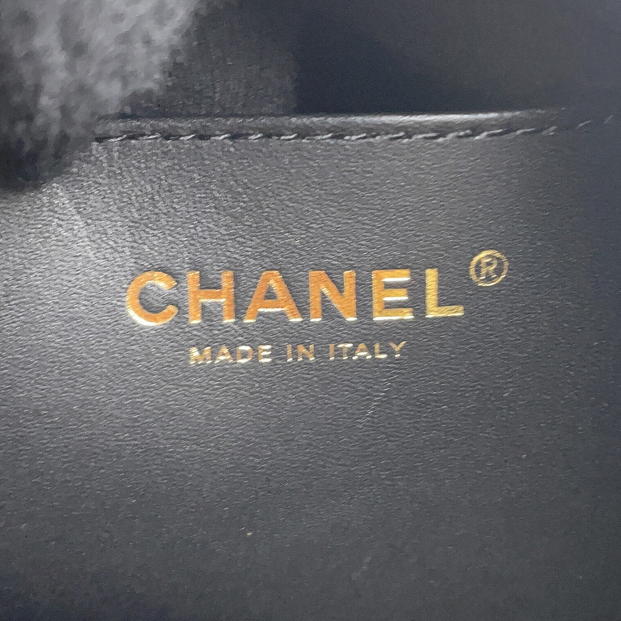 Chanel Black Grained Calfskin Handbag Shoulder Bag (Pre-Owned)