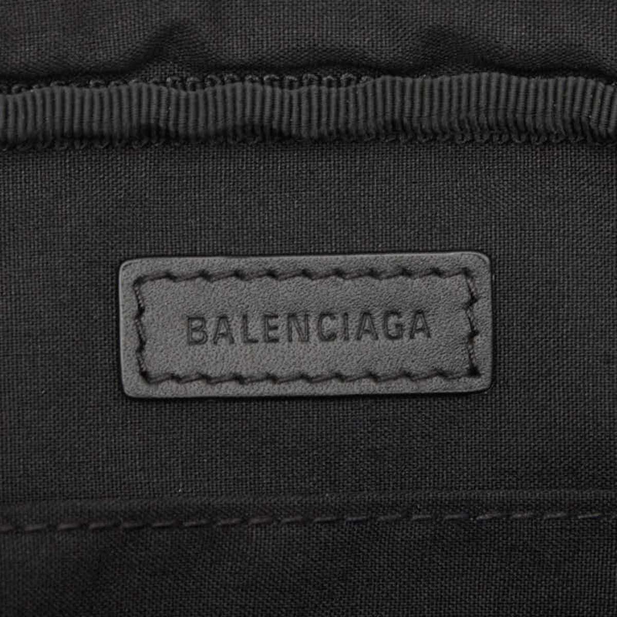 Balenciaga Black Leather Shoulder Bag (Pre-Owned)