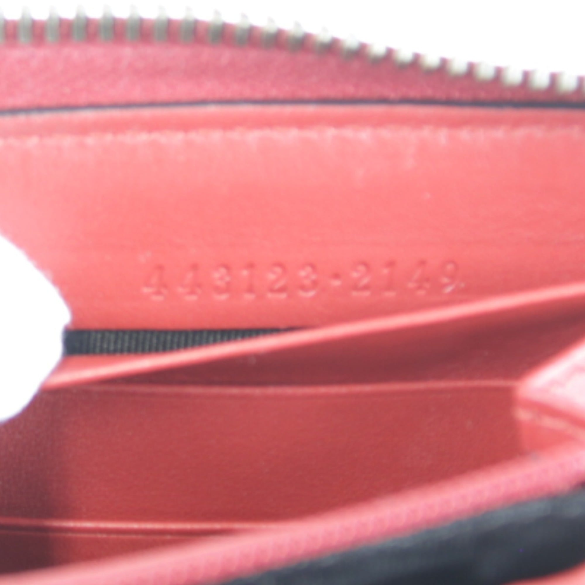 Gucci Red Color White Leather Long Wallet (Bi-Fold) (Pre-Owned)