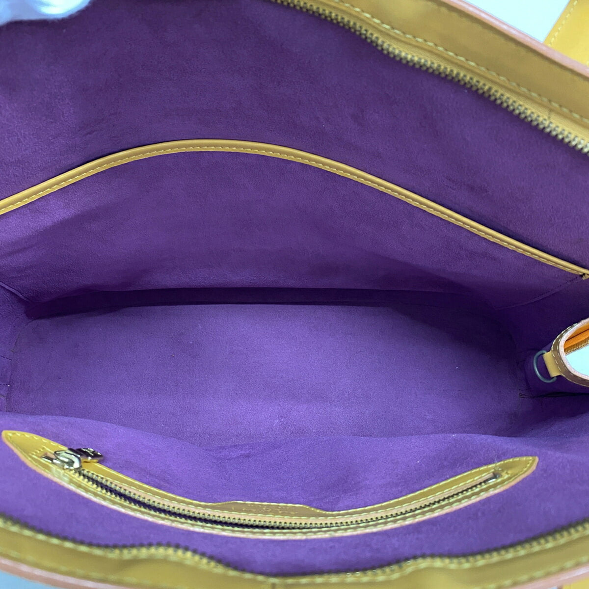 Louis Vuitton Jaune Shoulder Bag (Pre-Owned)