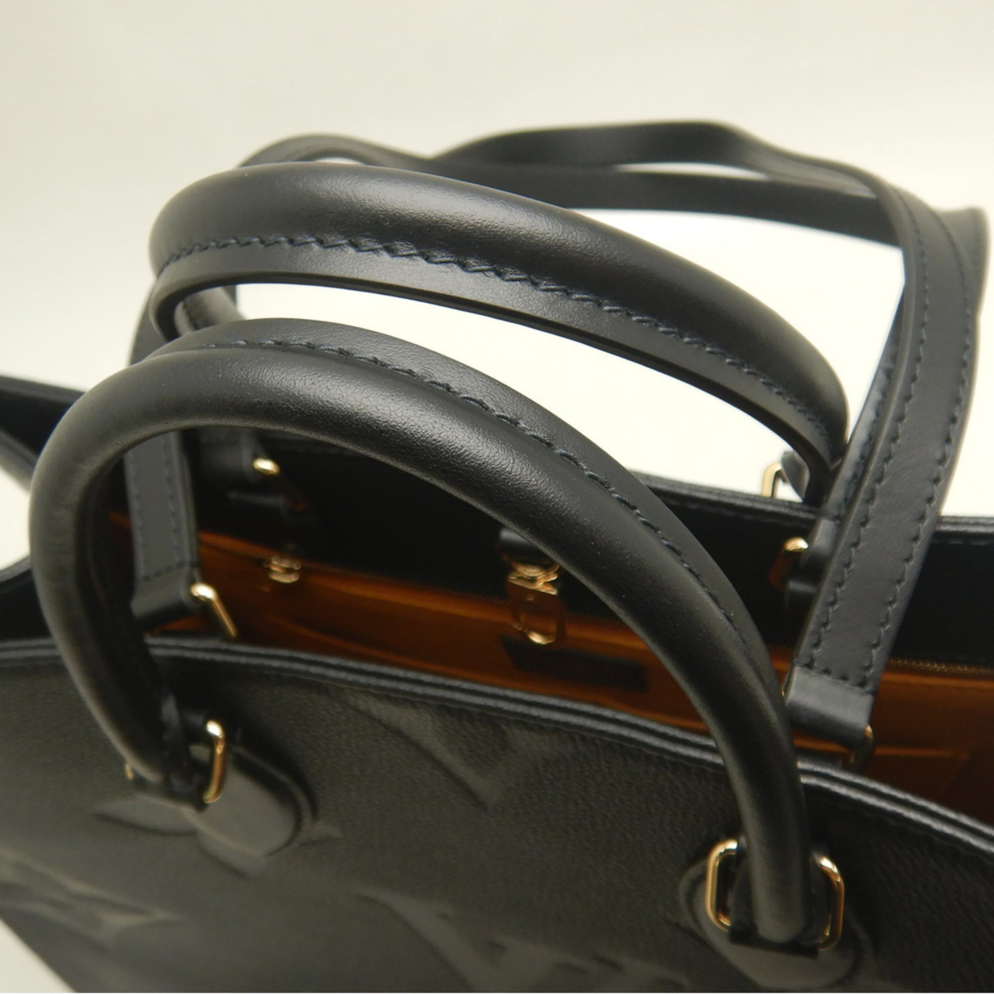 Louis Vuitton Noir Leather Tote Bag (Pre-Owned)