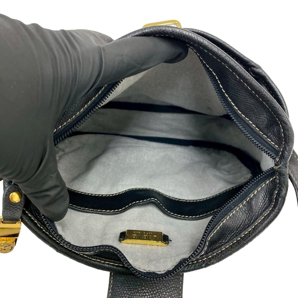 Loewe Black Leather Pochette Shoulder Bag (Pre-Owned)