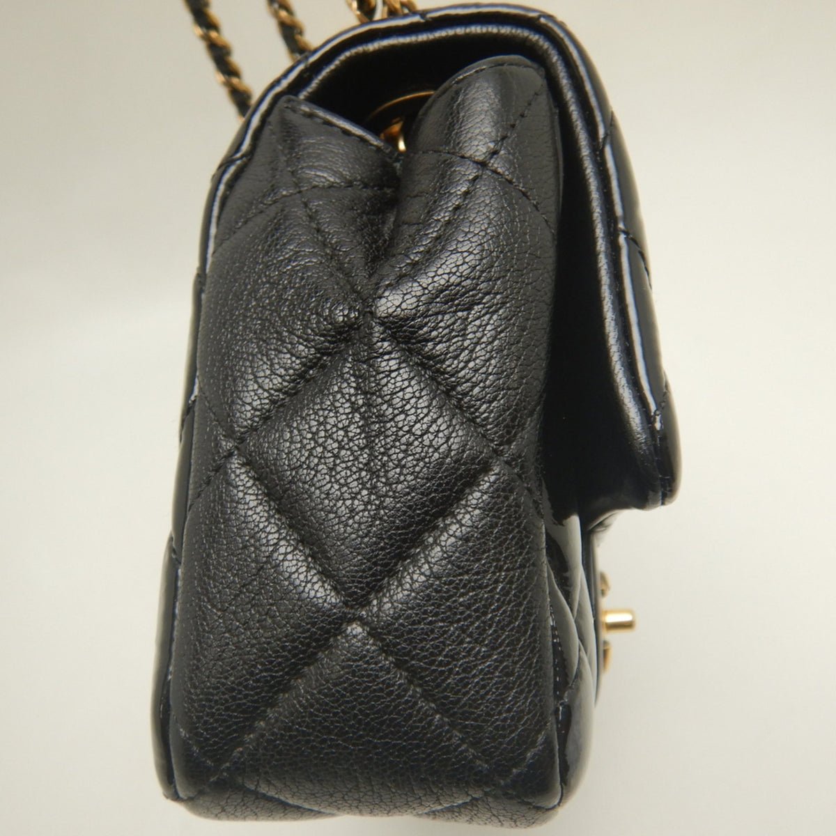 Chanel Matelasse Black Patent Leather Shoulder Bag (Pre-Owned)