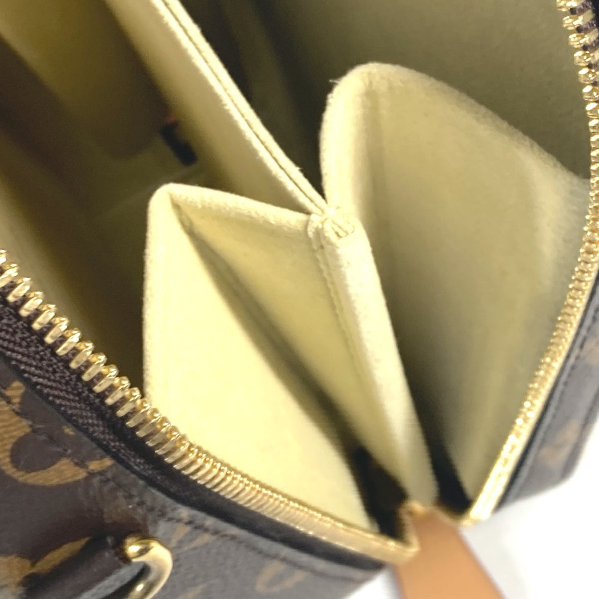 Louis Vuitton Brown Monogram Handbag Pochette Shoulder Bag (Pre-Owned)