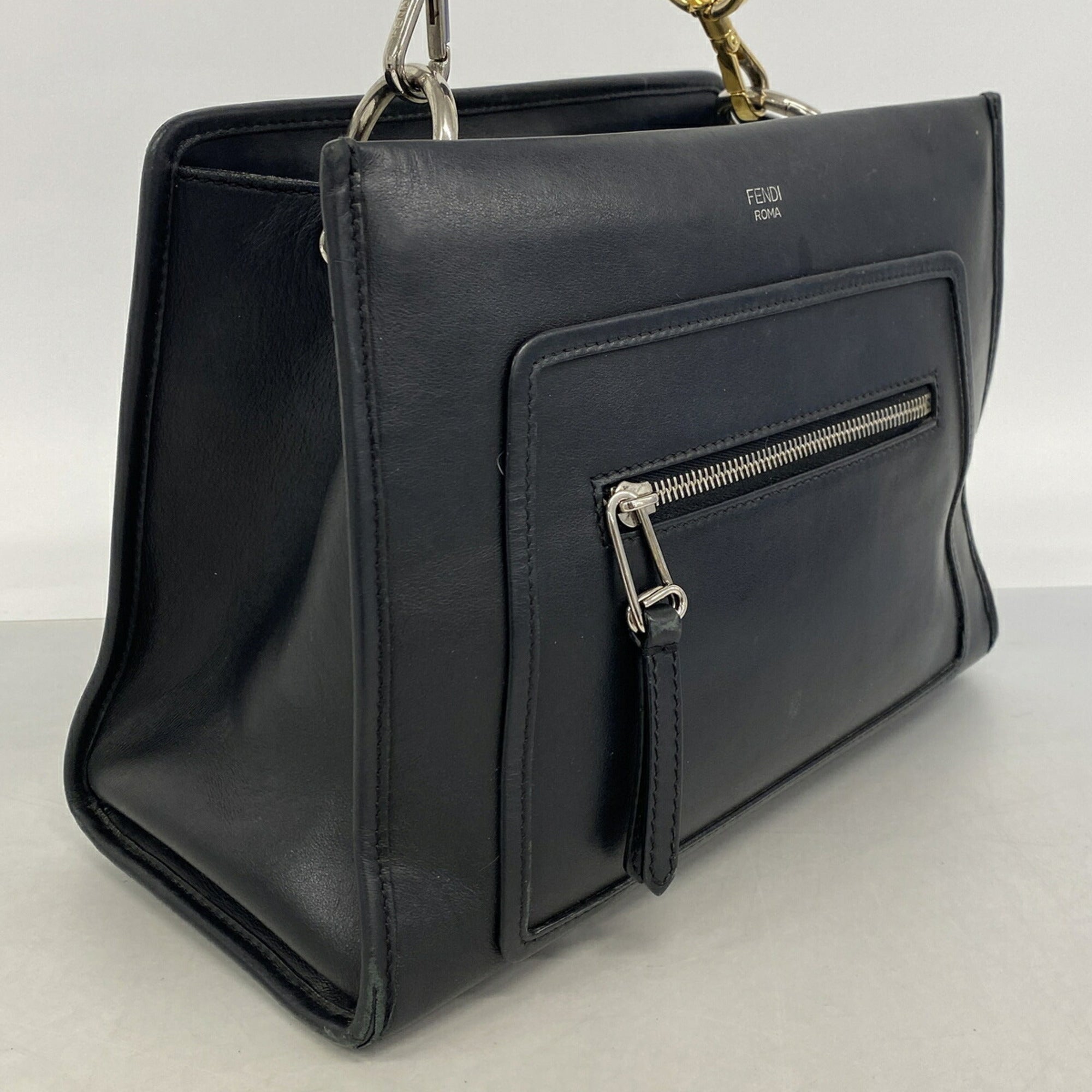 Fendi Black Leather Handbag (Pre-Owned)