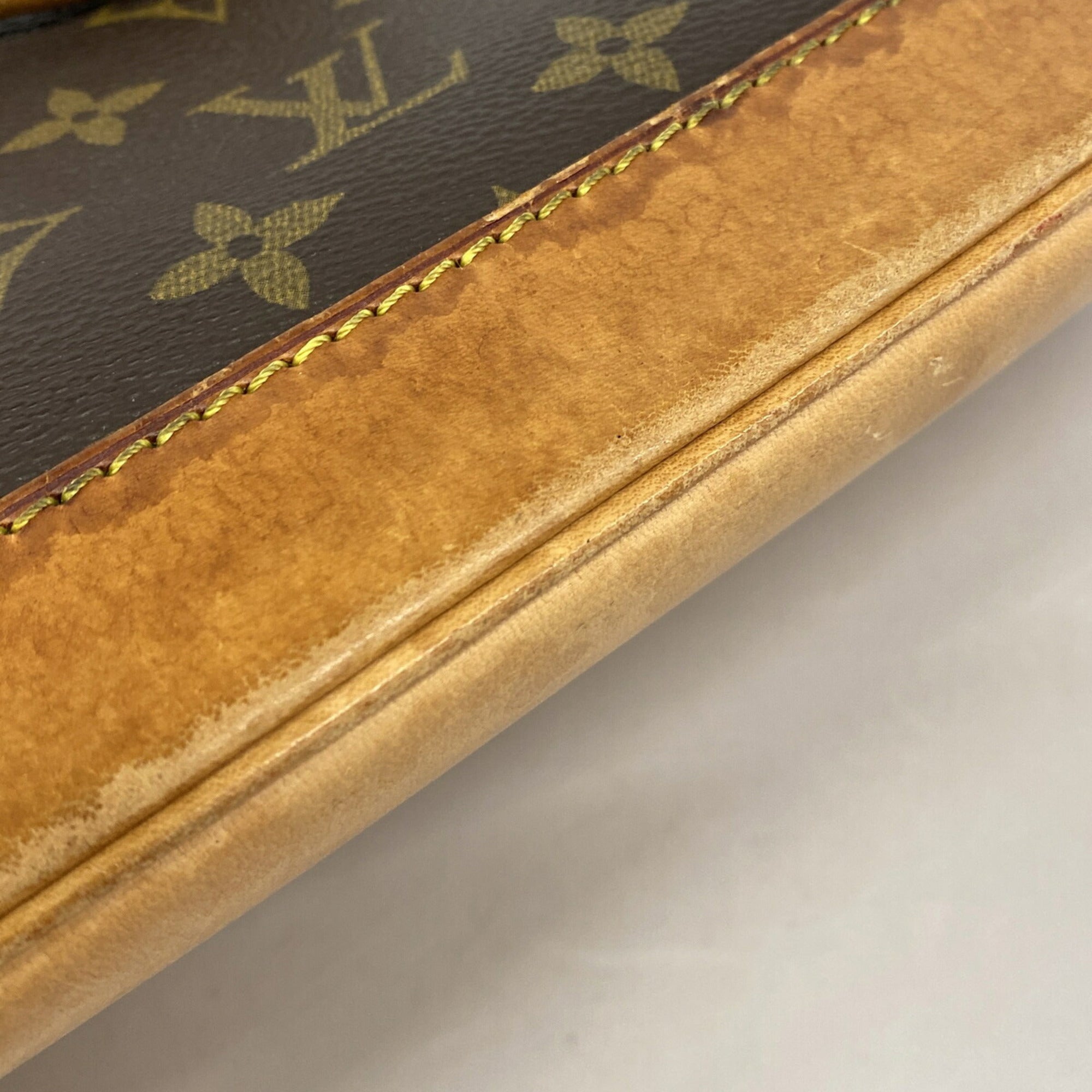 Louis Vuitton Brown Handbag (Pre-Owned)