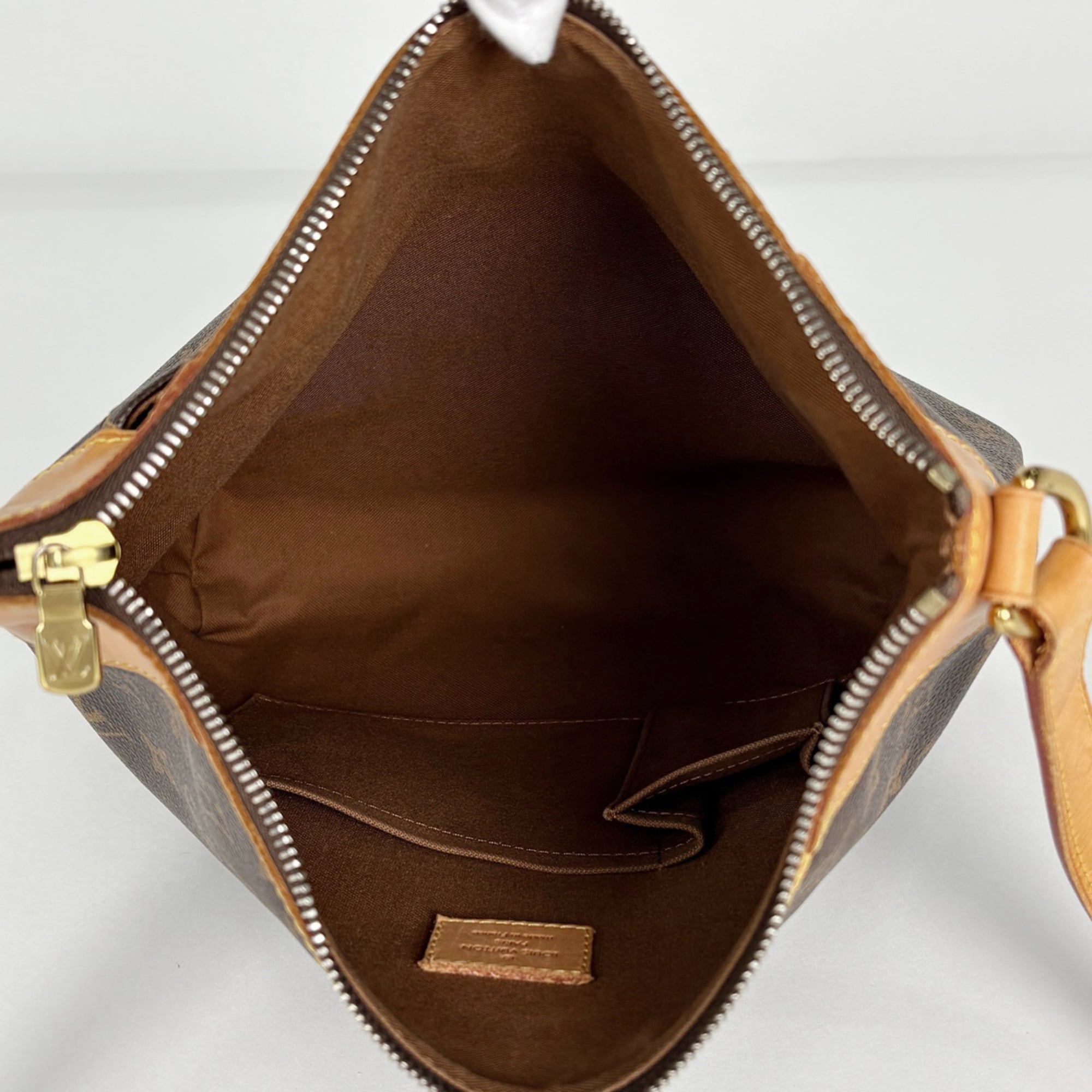 Louis Vuitton Brown Monogram Shoulder Bag (Pre-Owned)