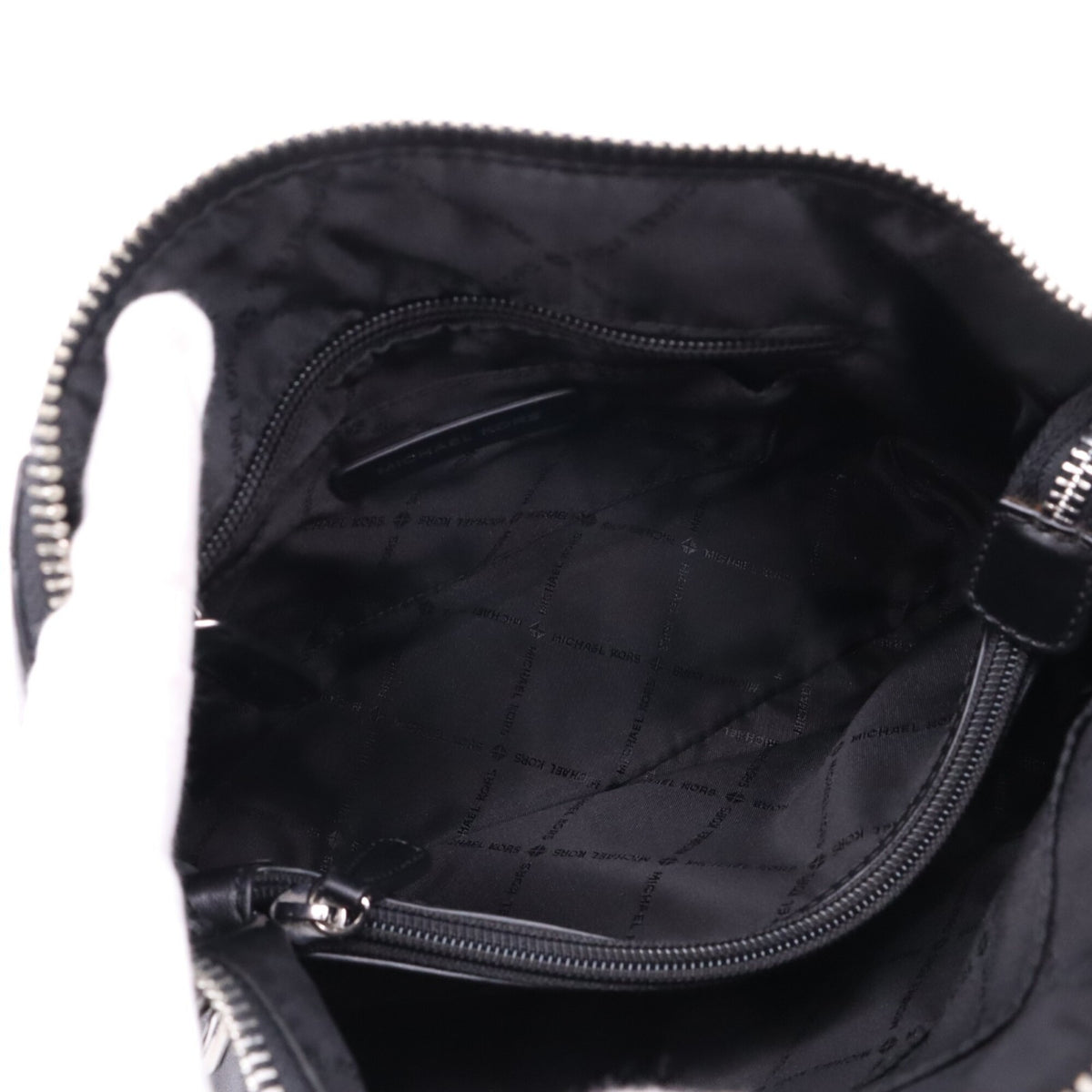 Michael Kors Black Leather Handbag (Pre-Owned)