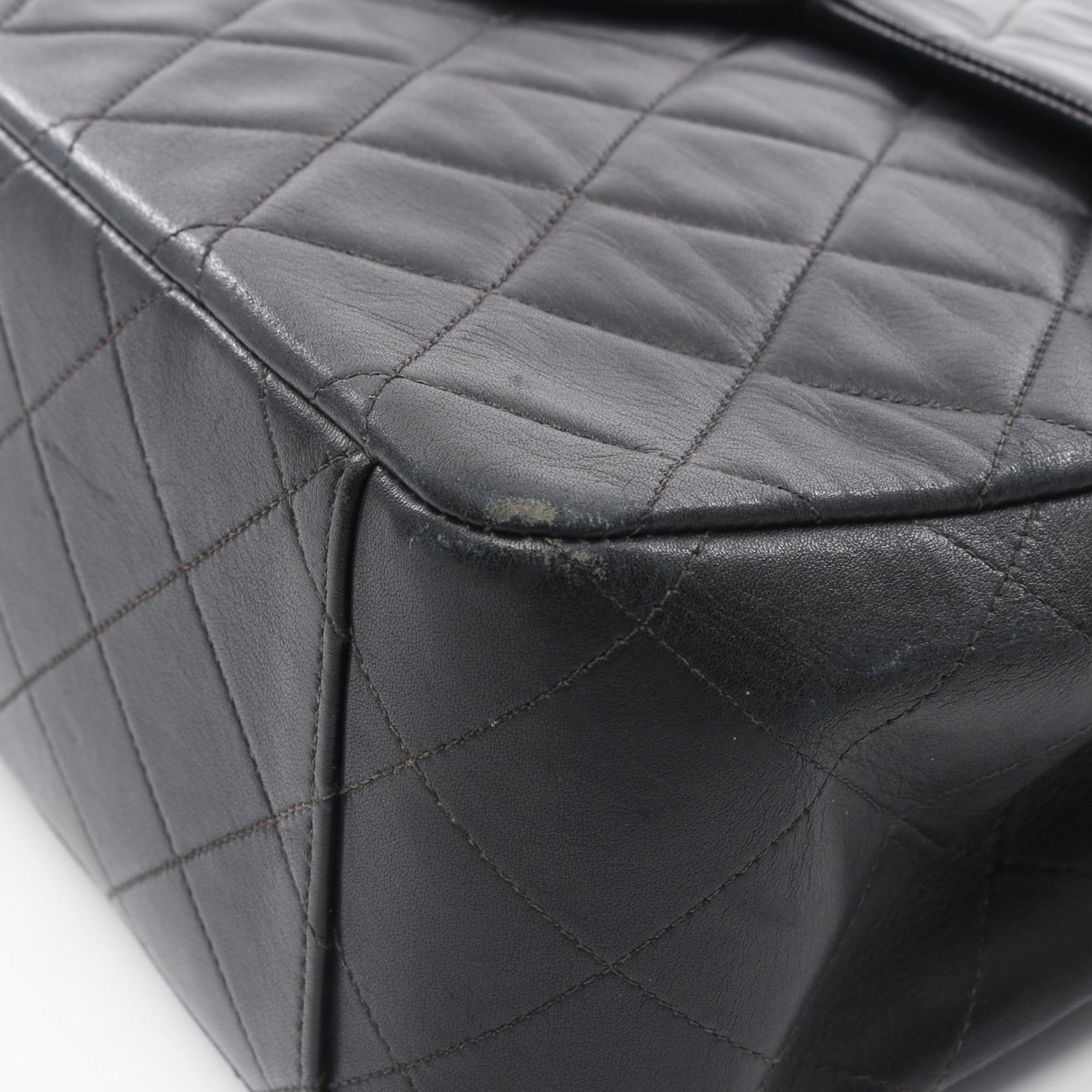 Chanel Black Leather Shoulder Bag (Pre-Owned)