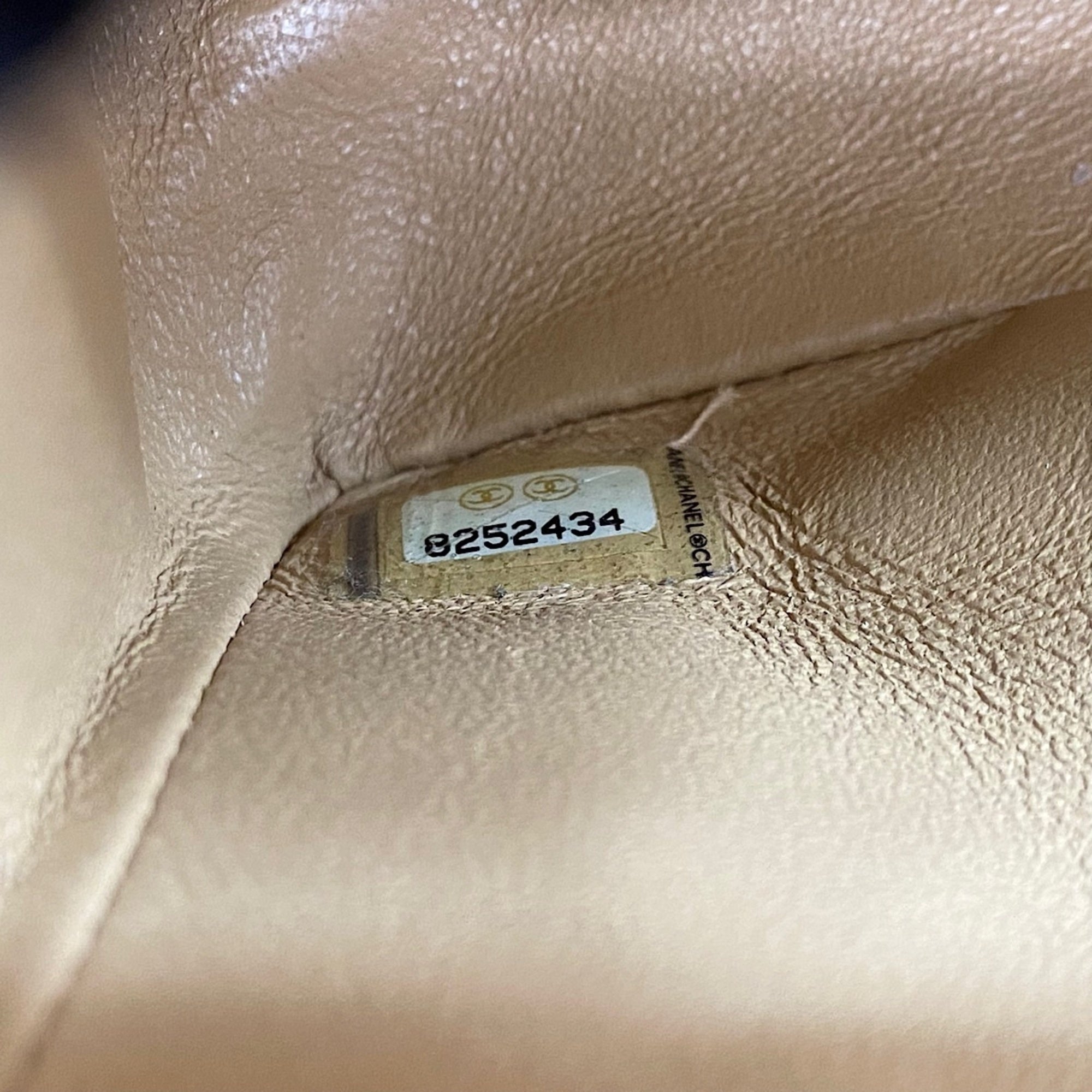 Chanel Beige Shoulder Bag (Pre-Owned)