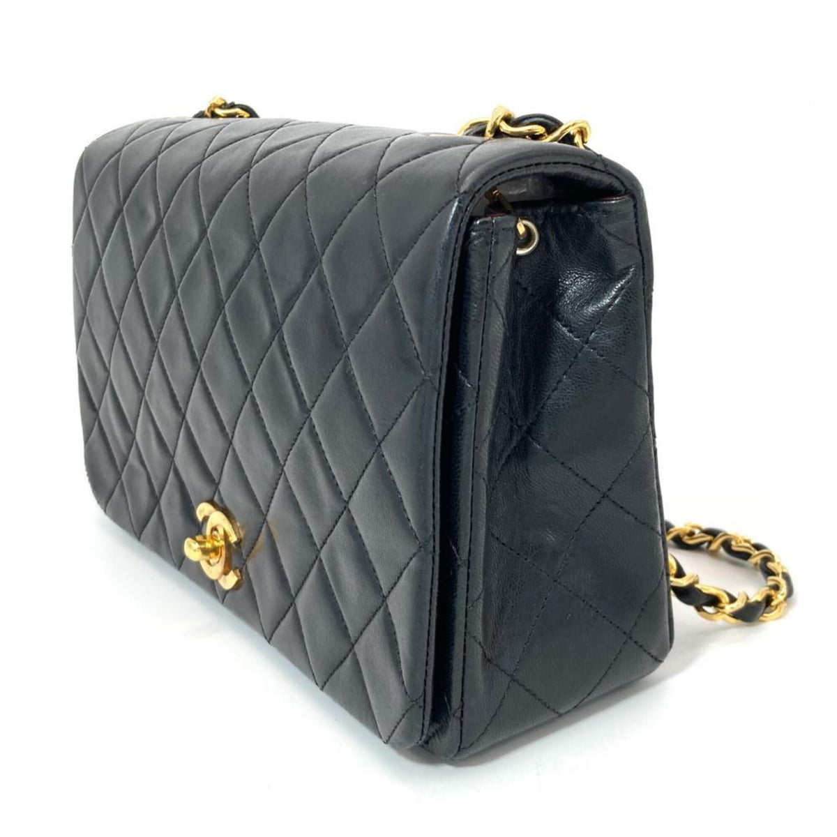 Chanel Black Shoulder Bag (Pre-Owned)