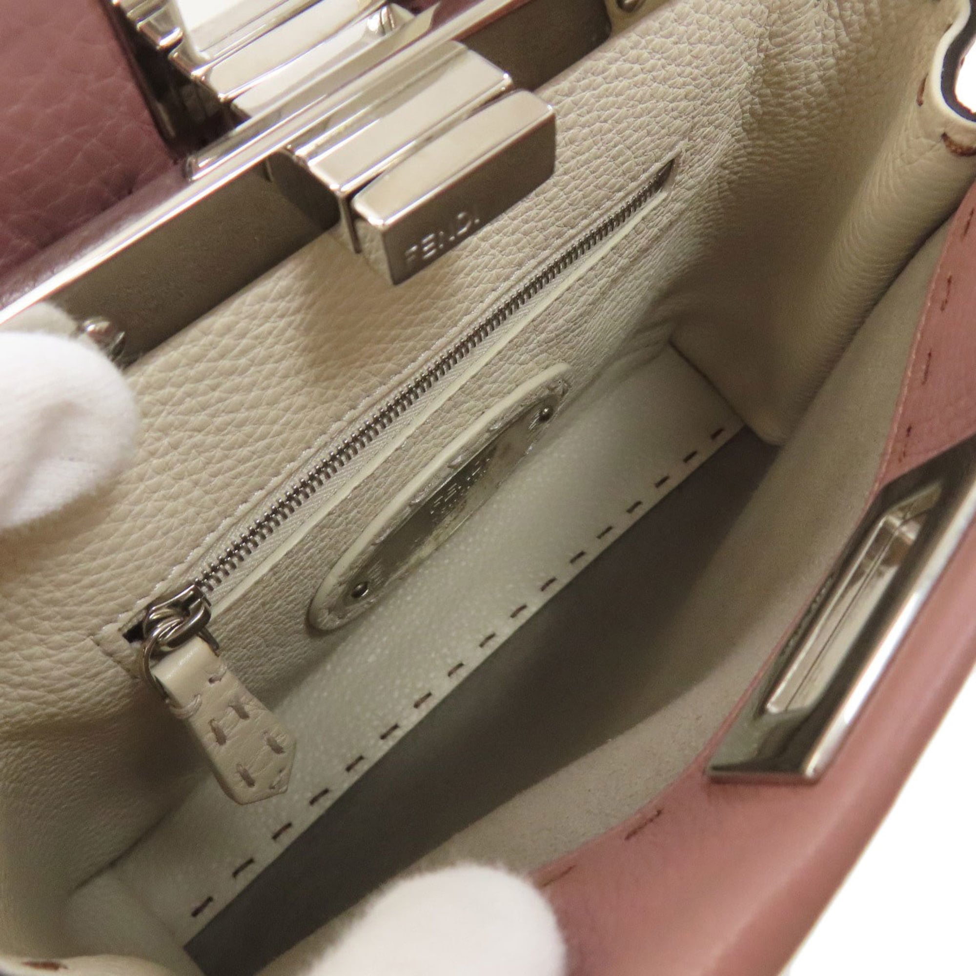 Fendi Pink Leather Handbag (Pre-Owned)