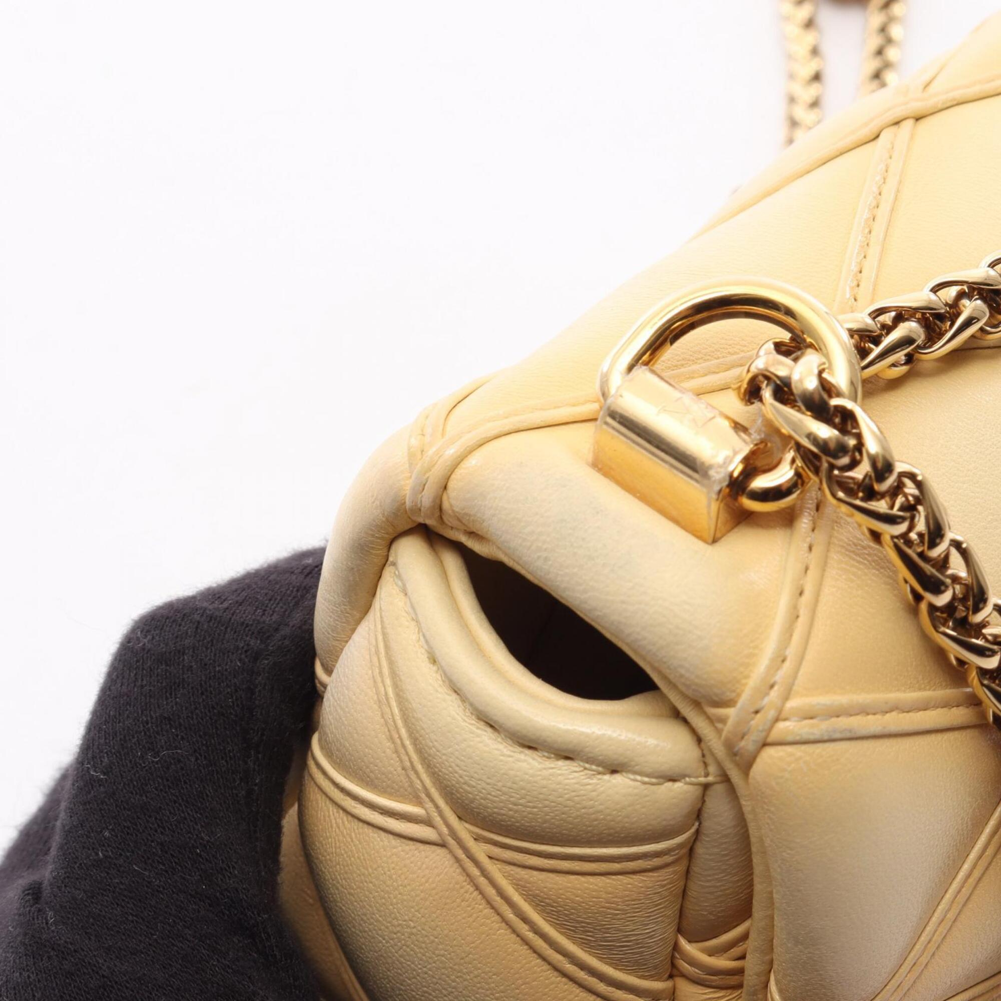 Louis Vuitton Yellow Leather Handbag Shoulder Bag (Pre-Owned)