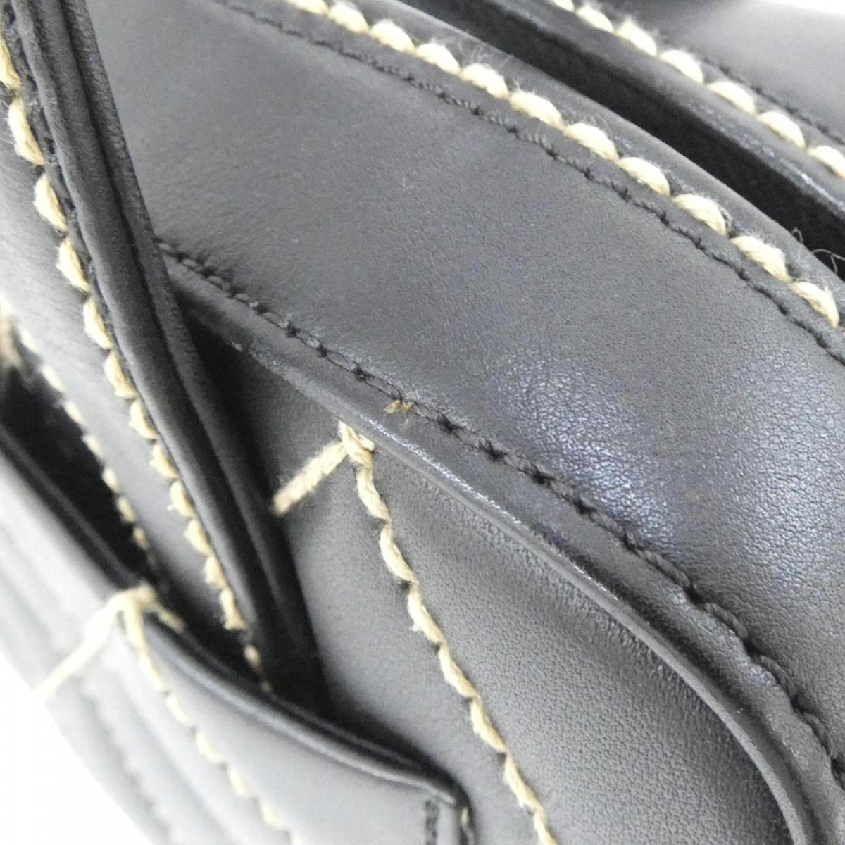 Chanel Beige Black Leather Handbag Pouch (Pre-Owned)