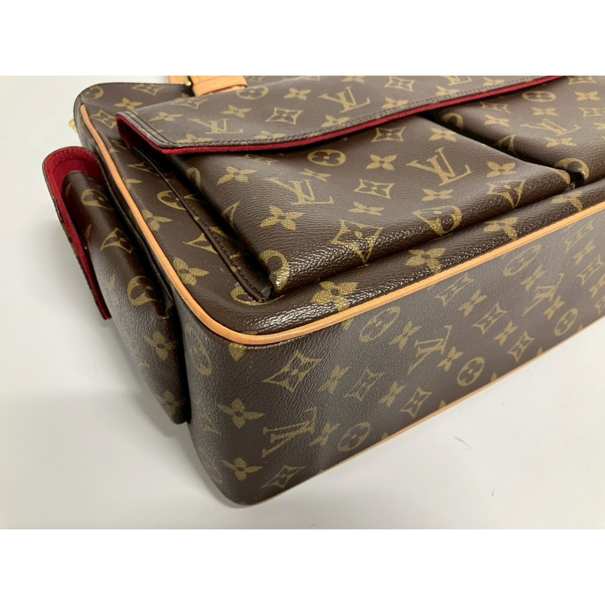 Louis Vuitton Brown Handbag (Pre-Owned)