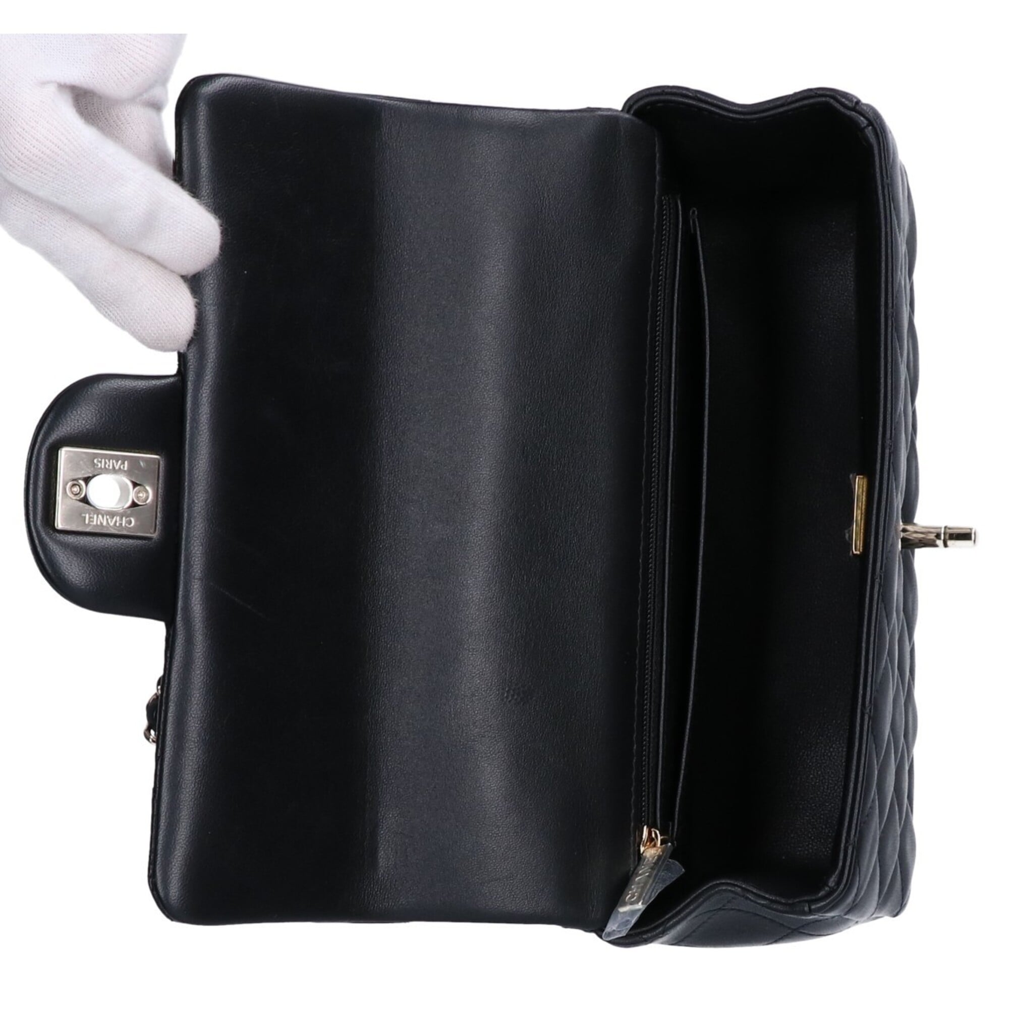 Chanel Black Leather Handbag Shoulder Bag (Pre-Owned)