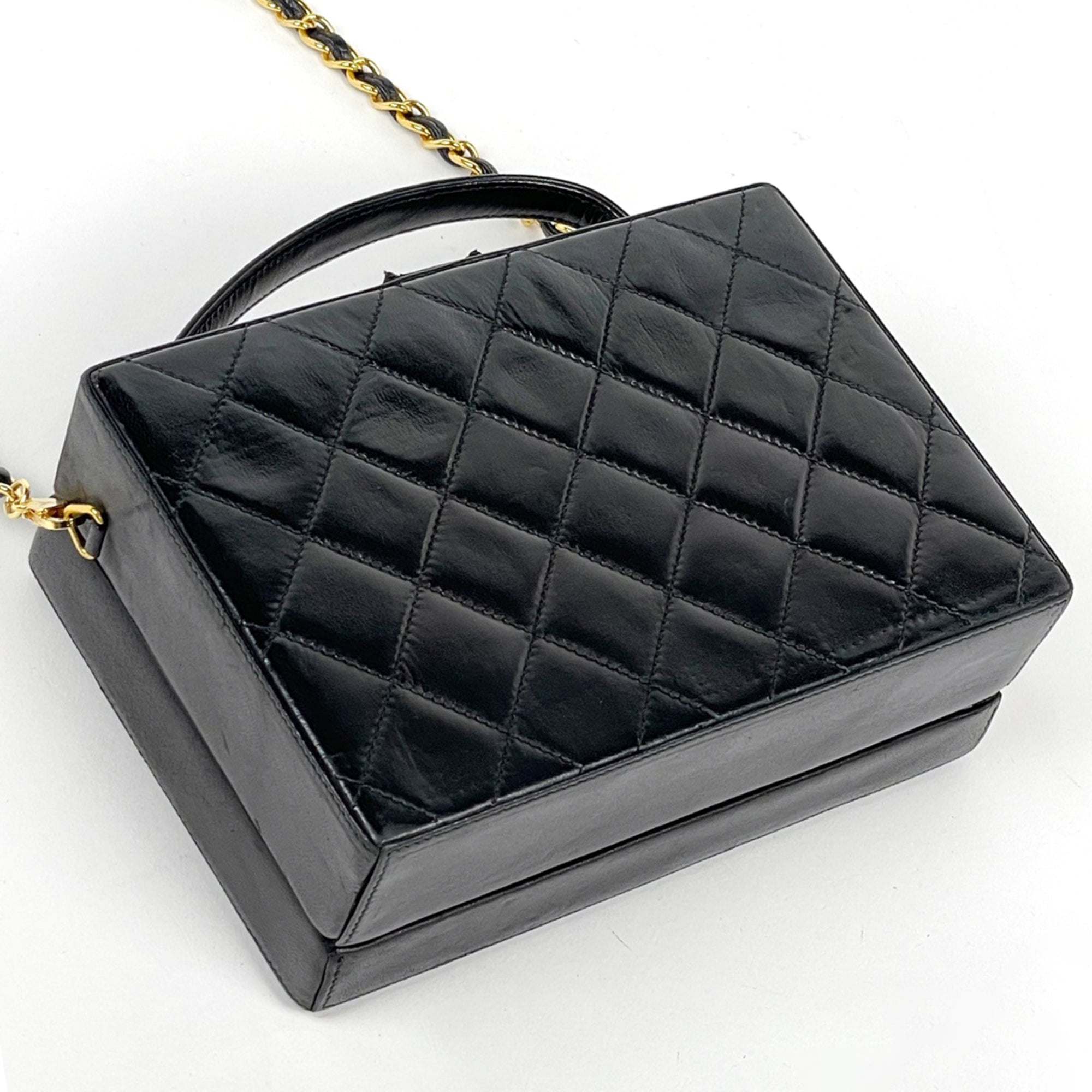 Chanel Black Leather Handbag Shoulder Bag (Pre-Owned)