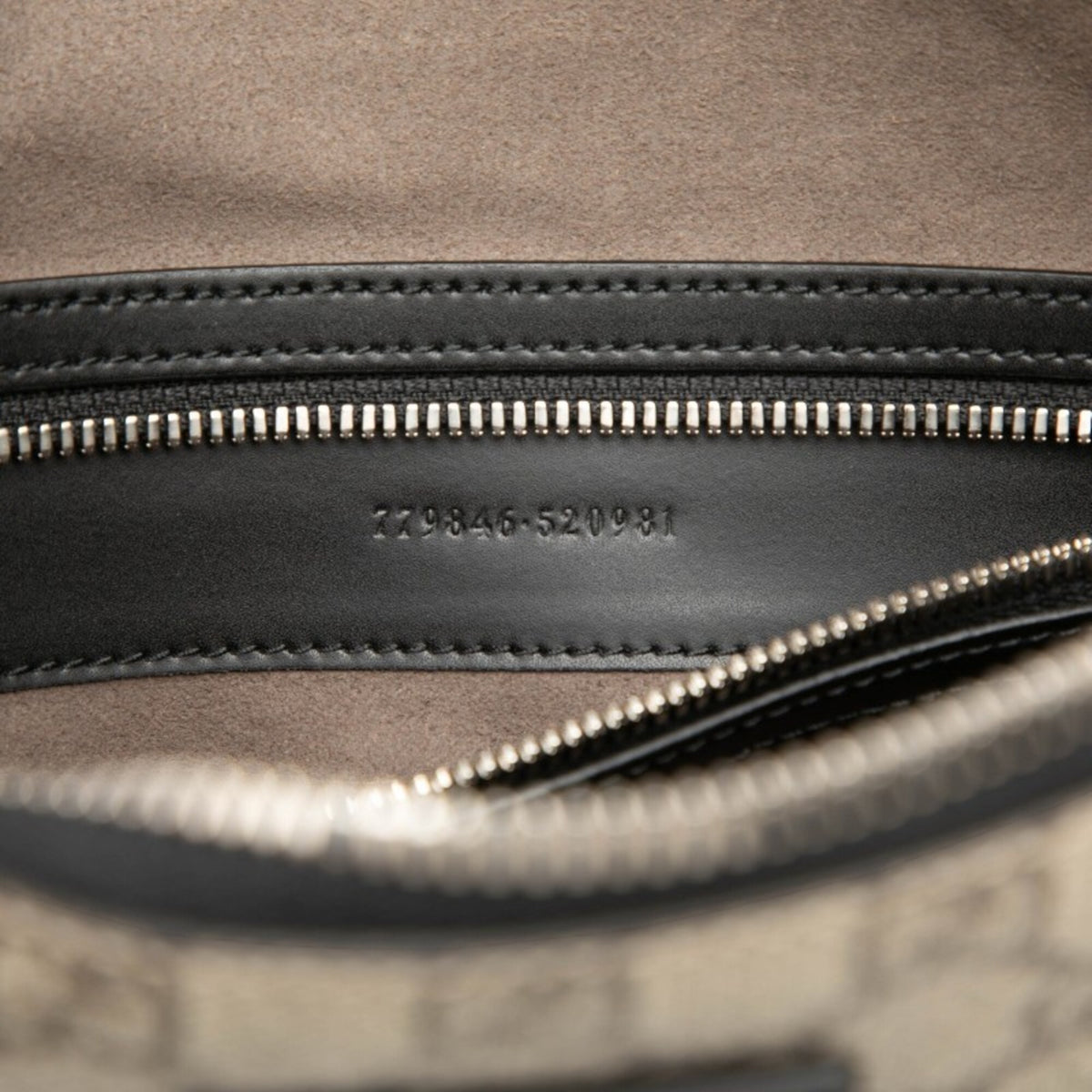 Gucci Beige Black Pvc Leather Shoulder Bag (Pre-Owned)