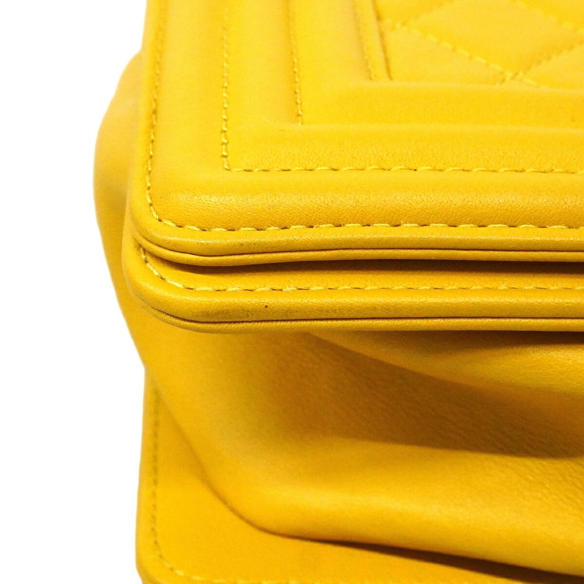 Chanel Yellow Leather Shoulder Bag (Pre-Owned)