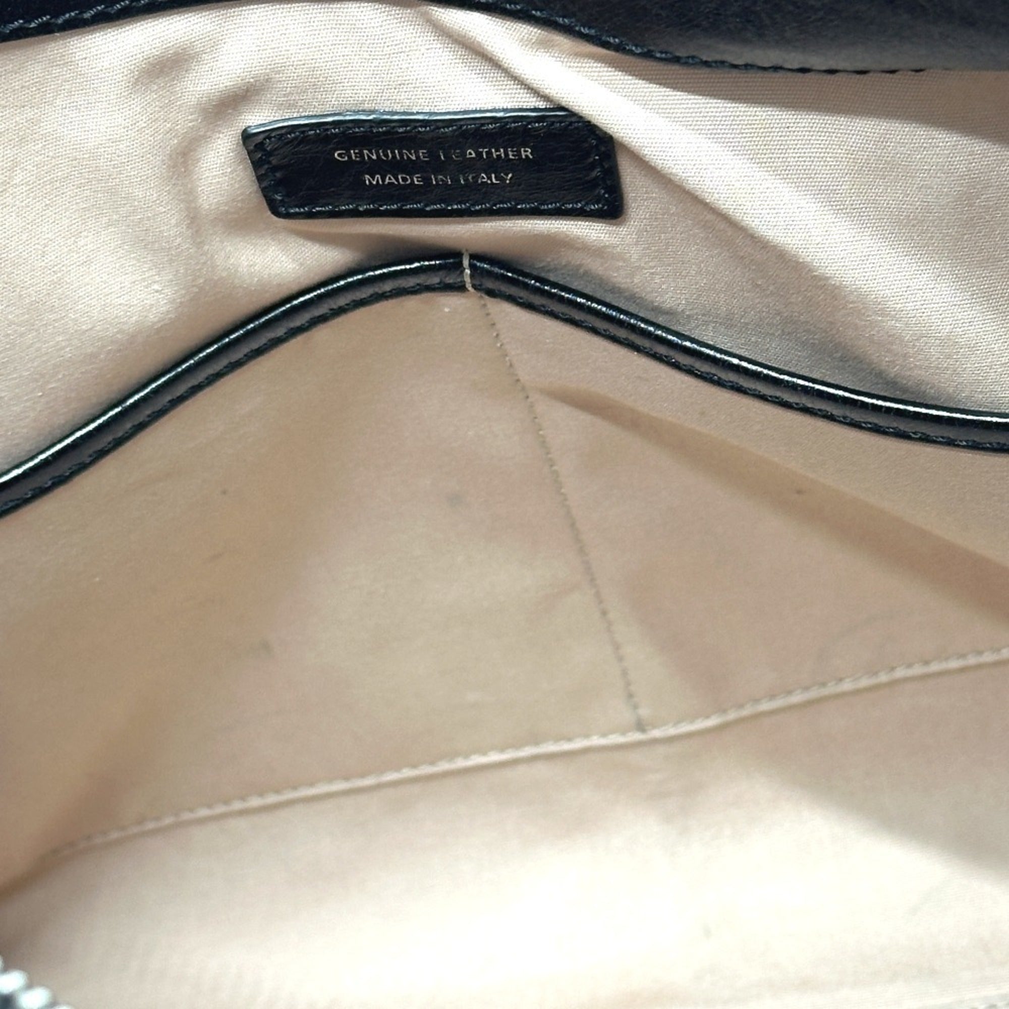 Tod's Black Leather Handbag (Pre-Owned)