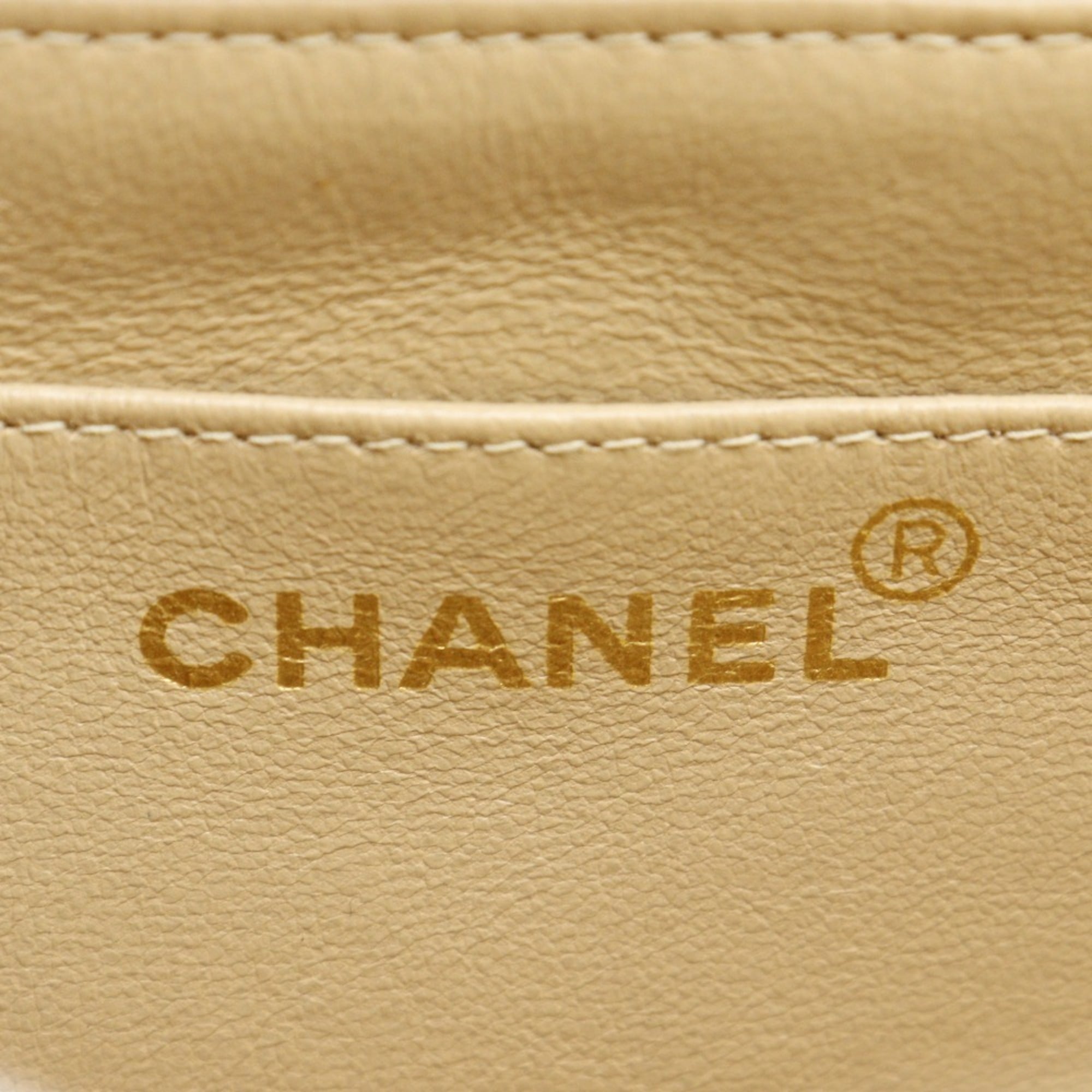 Chanel Beige Leather Shoulder Bag (Pre-Owned)