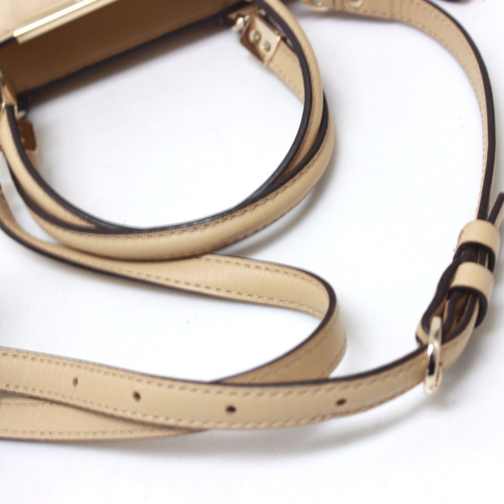 Coach Beige Leather Handbag (Pre-Owned)