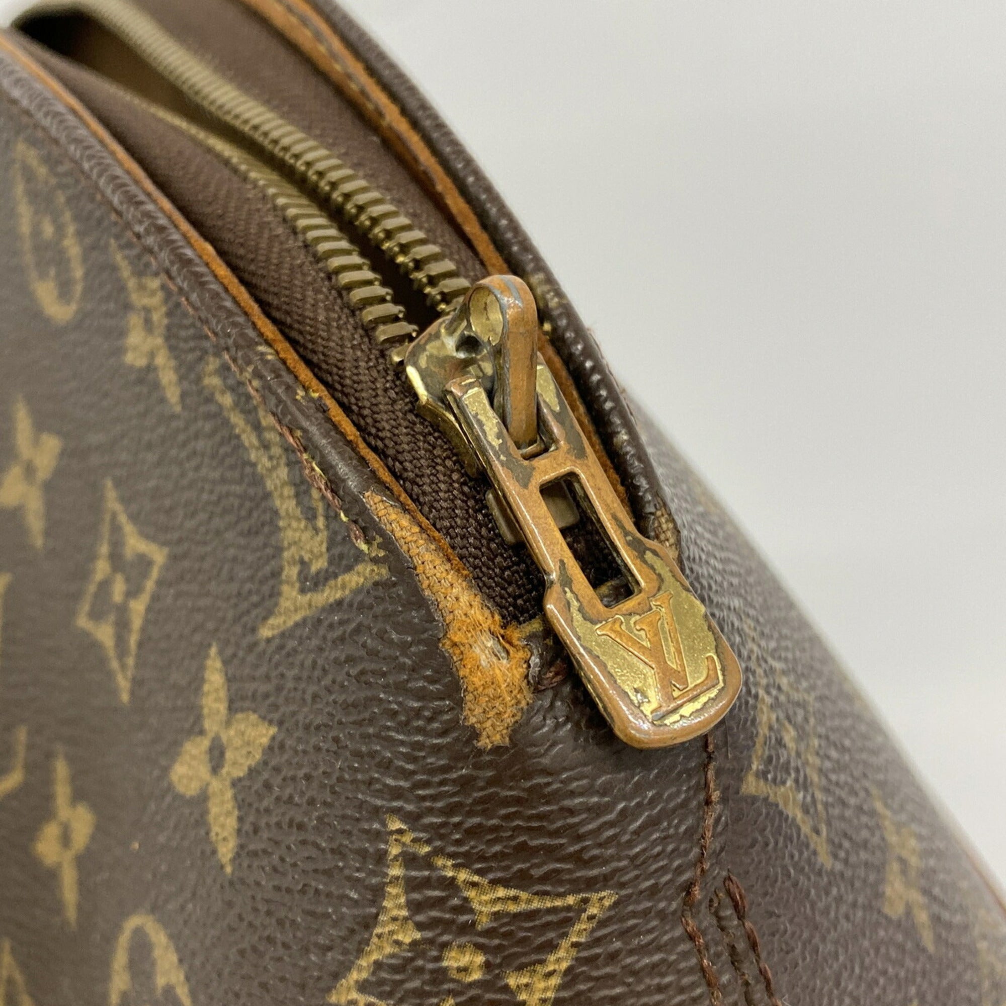 Louis Vuitton Brown Handbag (Pre-Owned)