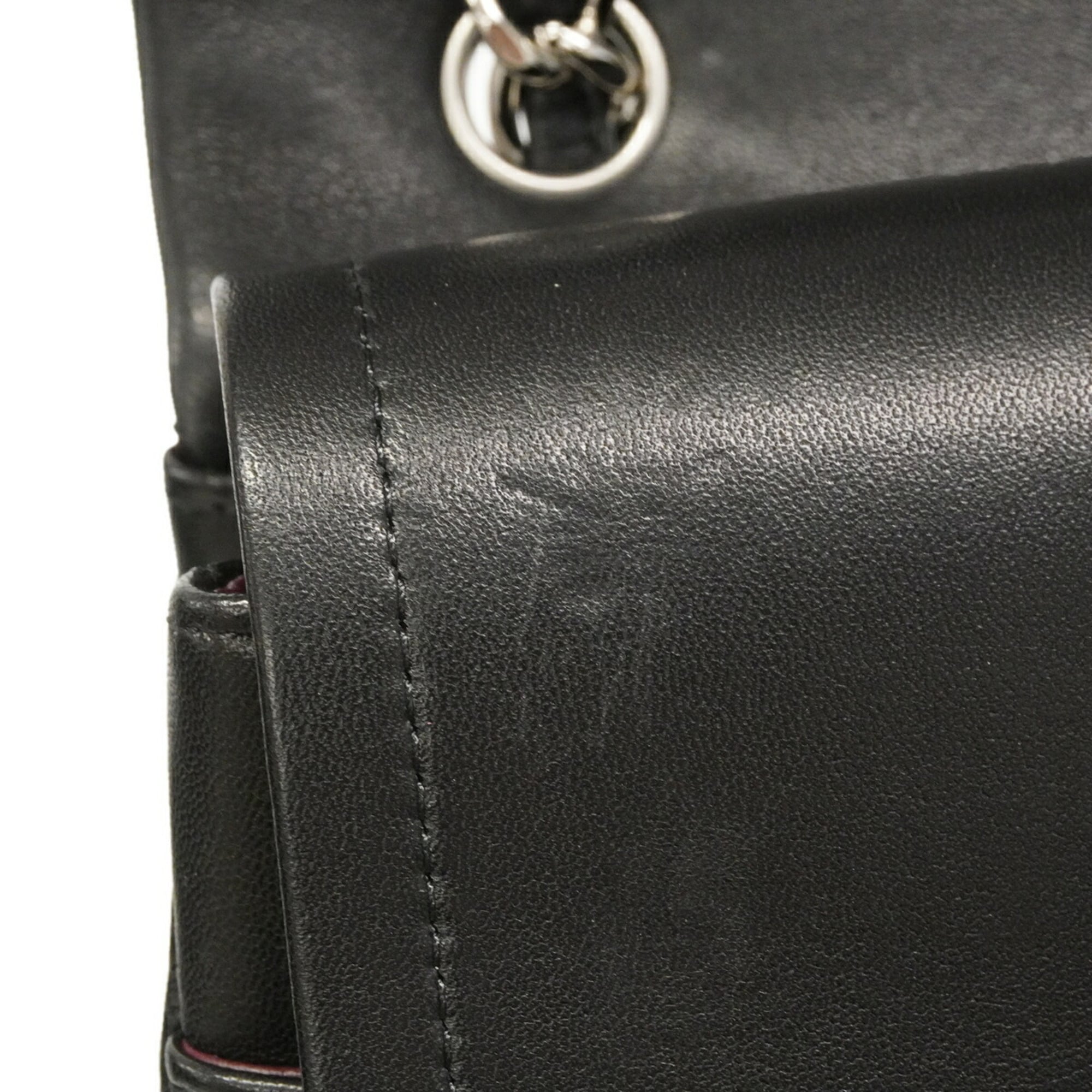 Chanel Black Leather Shoulder Bag (Pre-Owned)