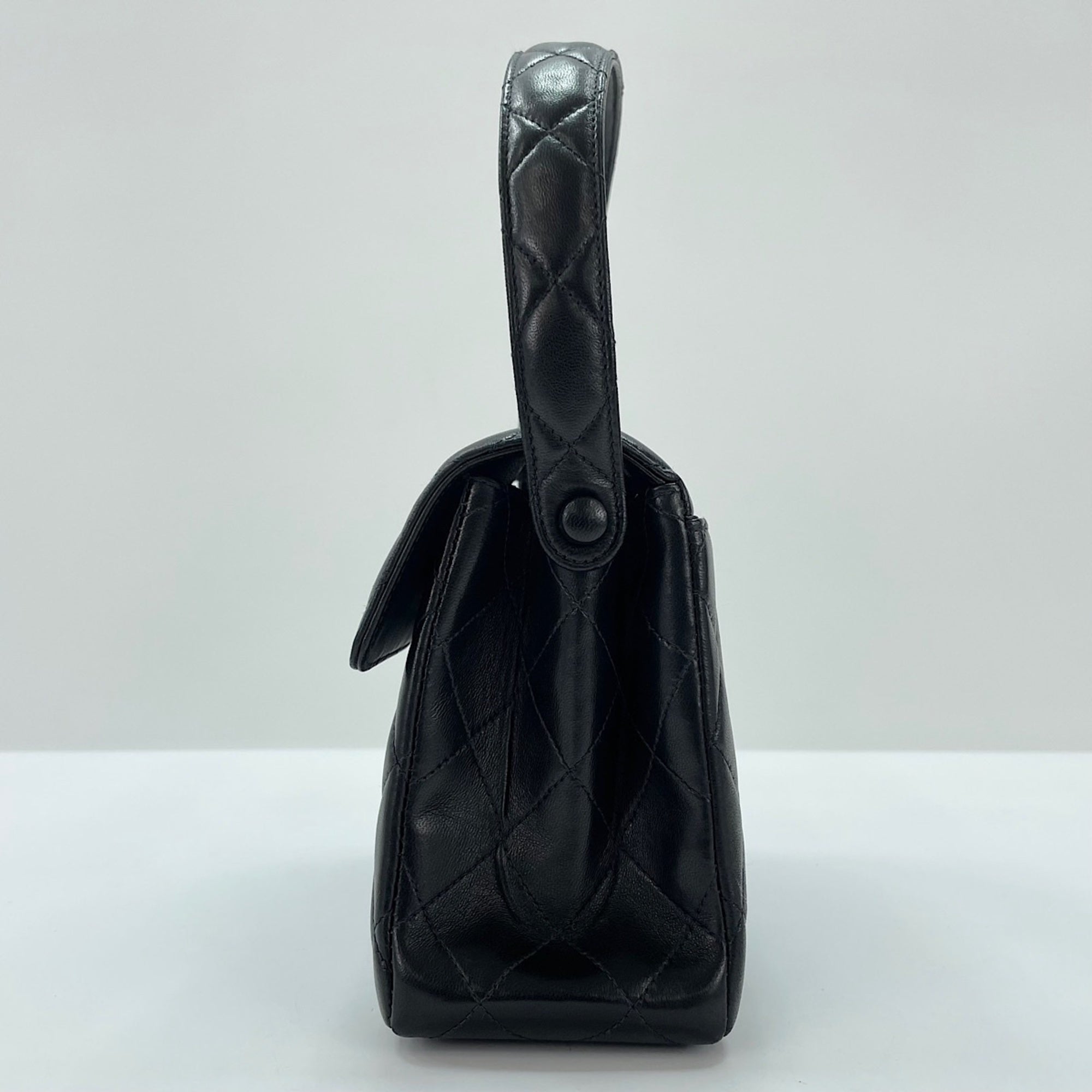 Chanel Black Handbag (Pre-Owned)