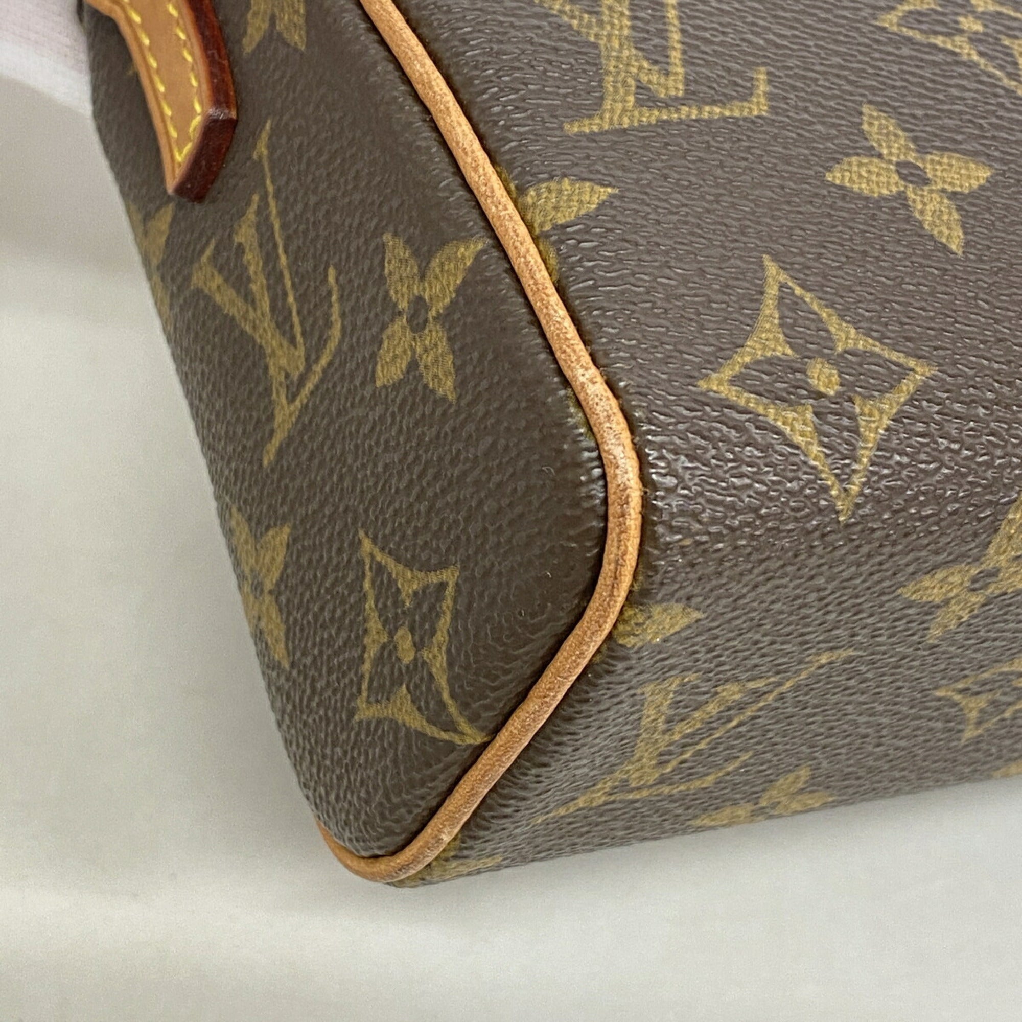 Louis Vuitton Brown Handbag (Pre-Owned)
