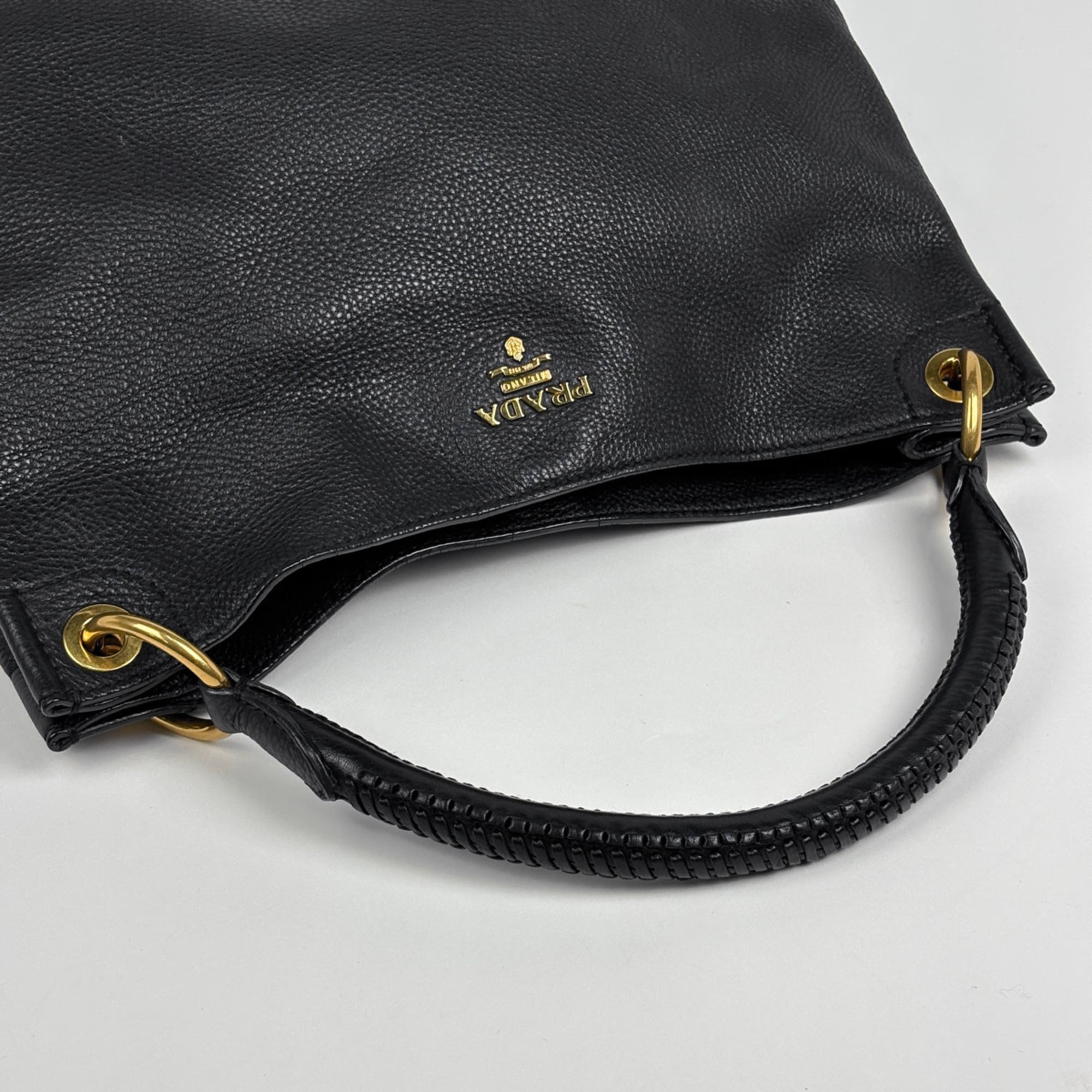 Prada Black Leather Shoulder Bag (Pre-Owned)