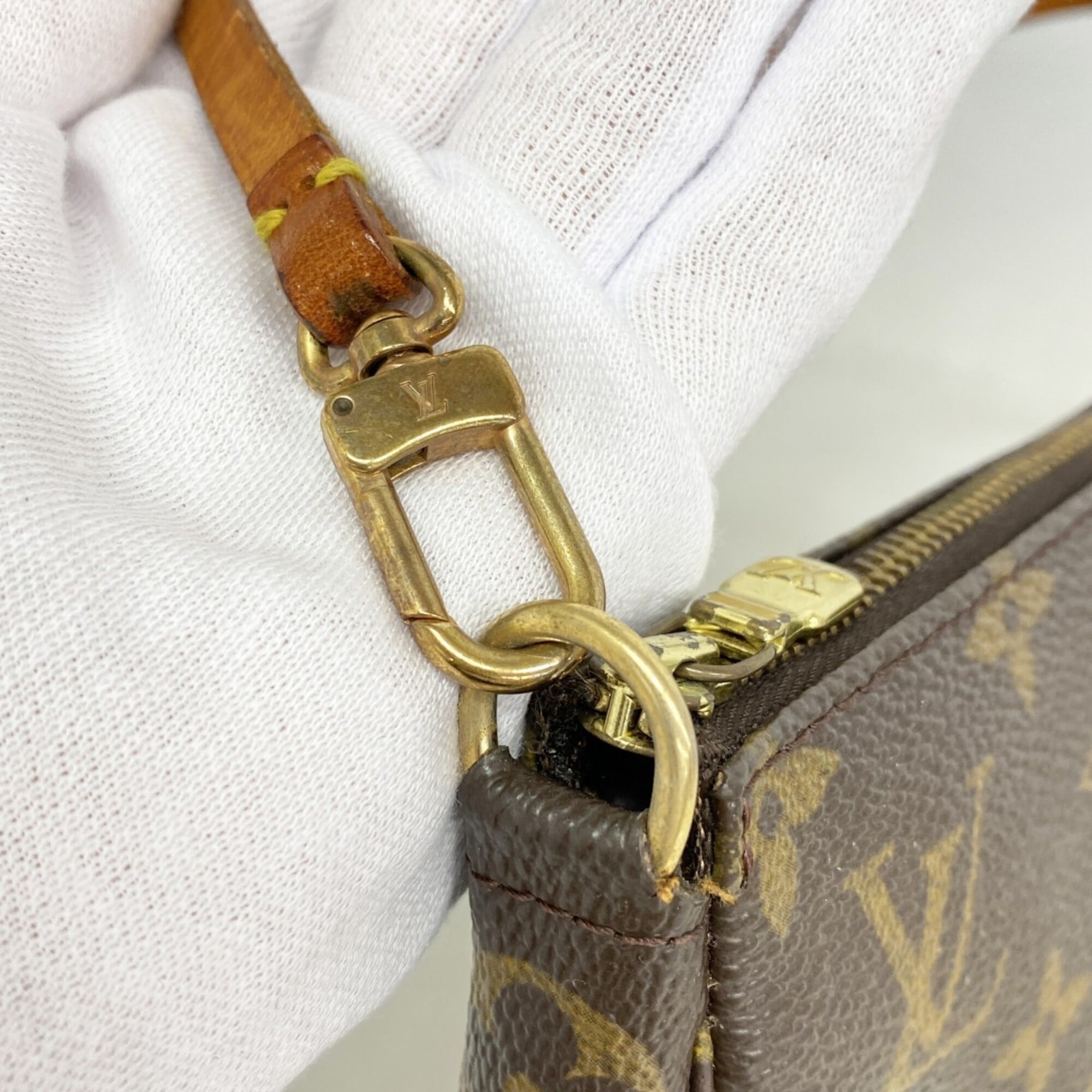 Louis Vuitton Brown Pouch (Pre-Owned)