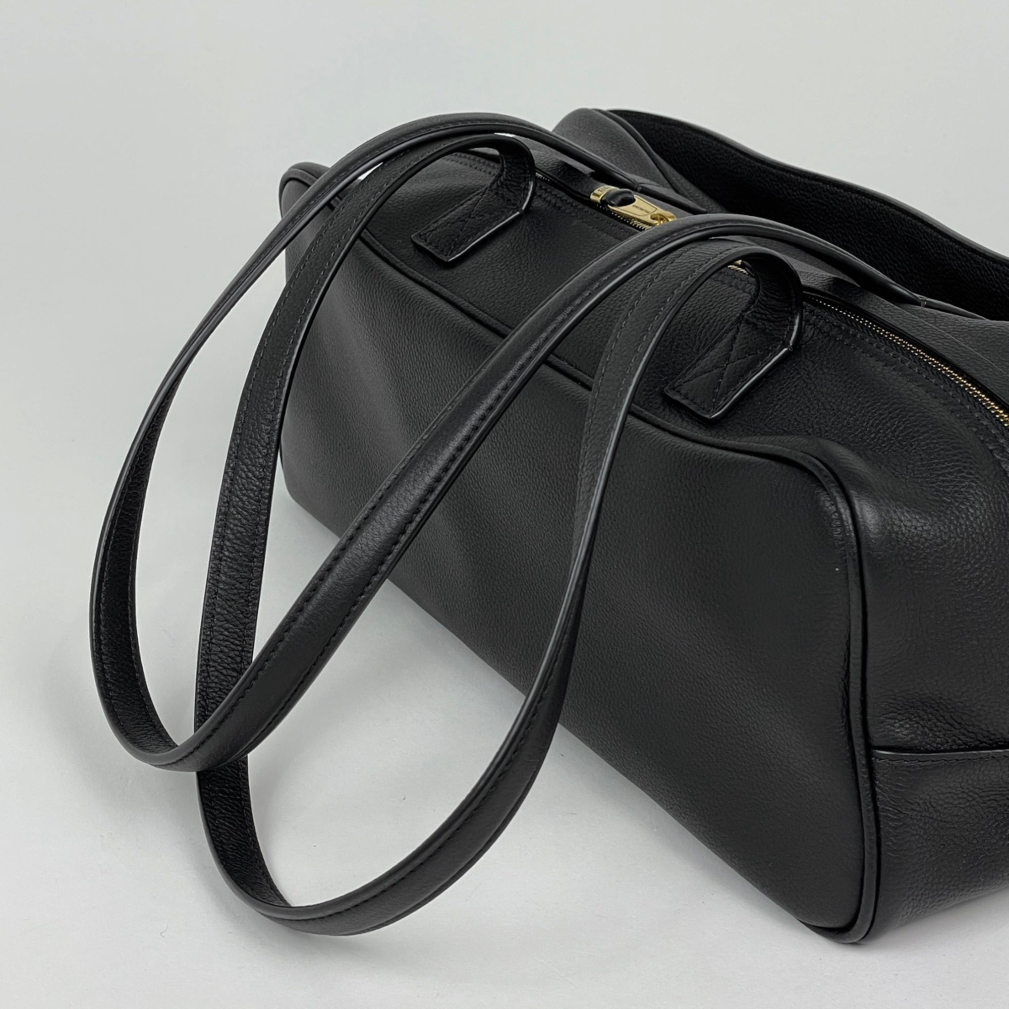 Balenciaga Black Leather Shoulder Bag (Pre-Owned)