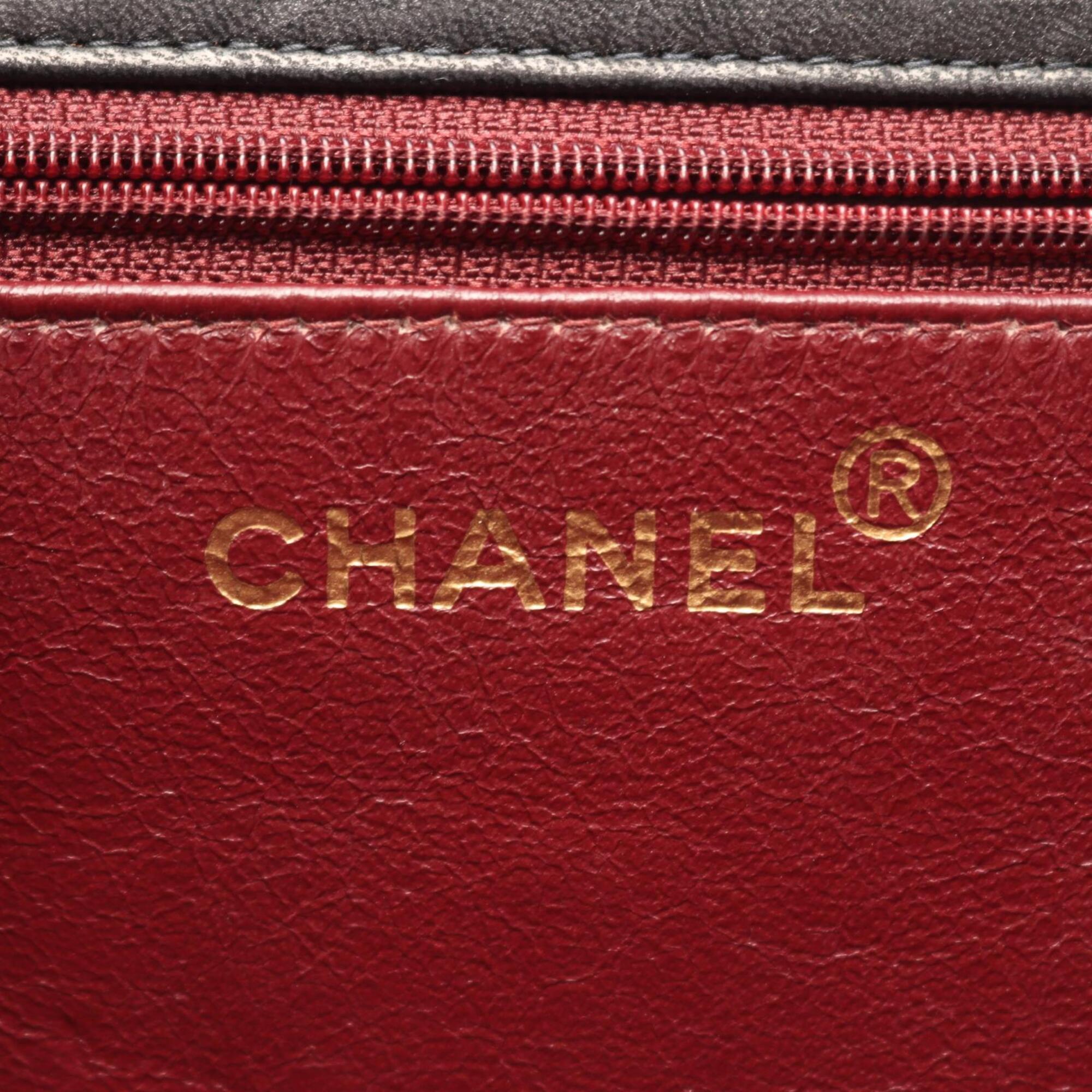 Chanel Black Leather Handbag Shoulder Bag (Pre-Owned)