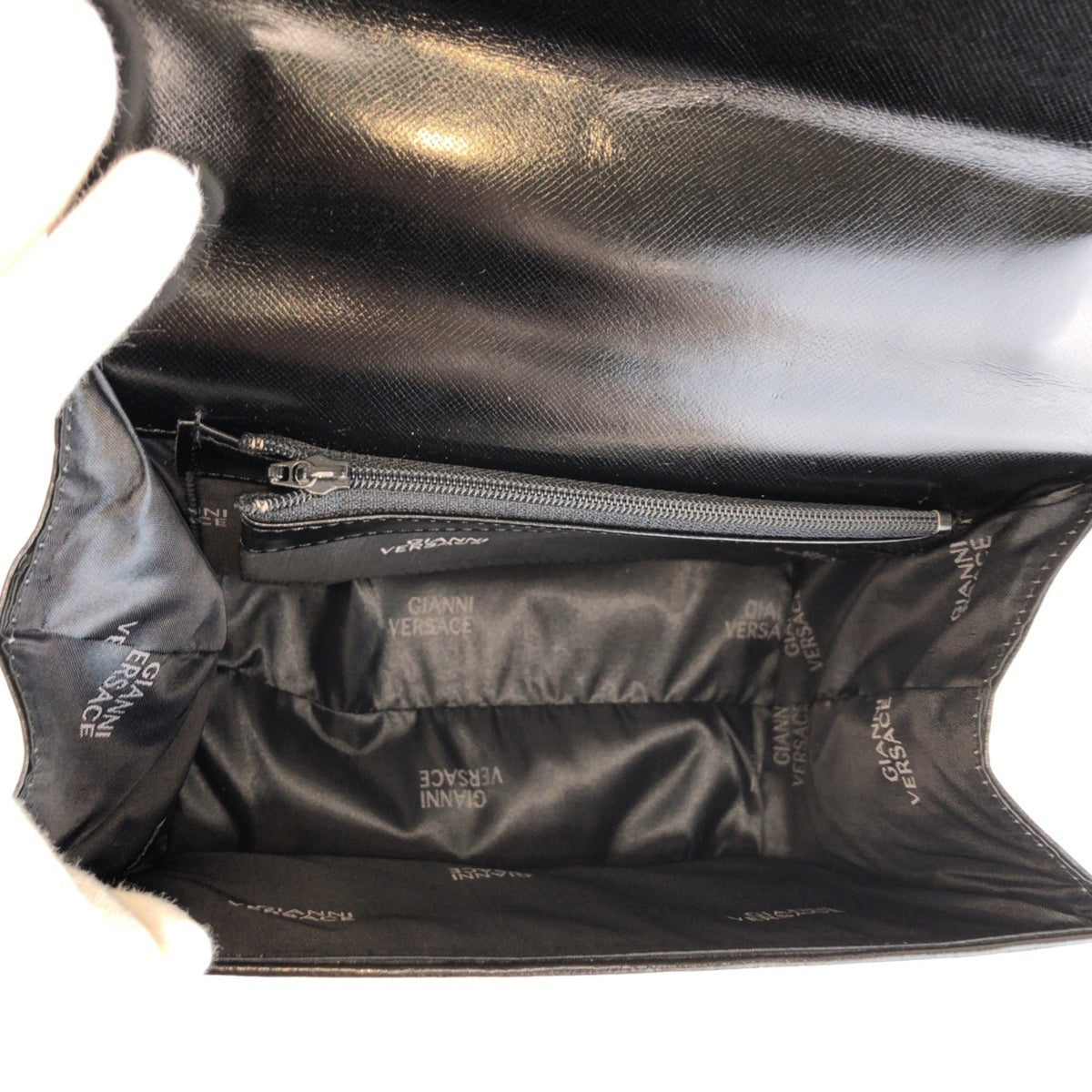 Versace Black Leather Handbag (Pre-Owned)