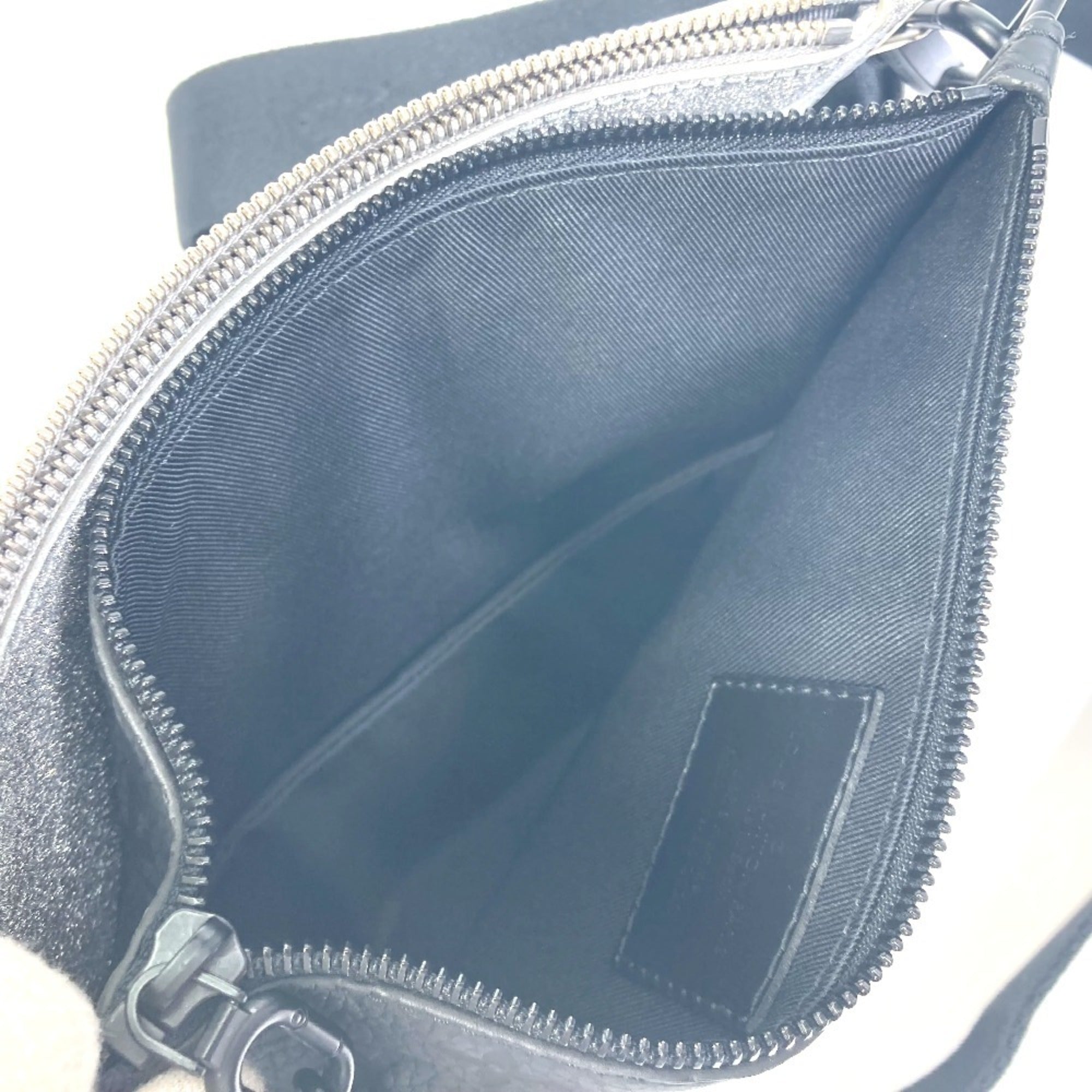 Louis Vuitton Black Silver Leather Shoulder Bag (Pre-Owned)