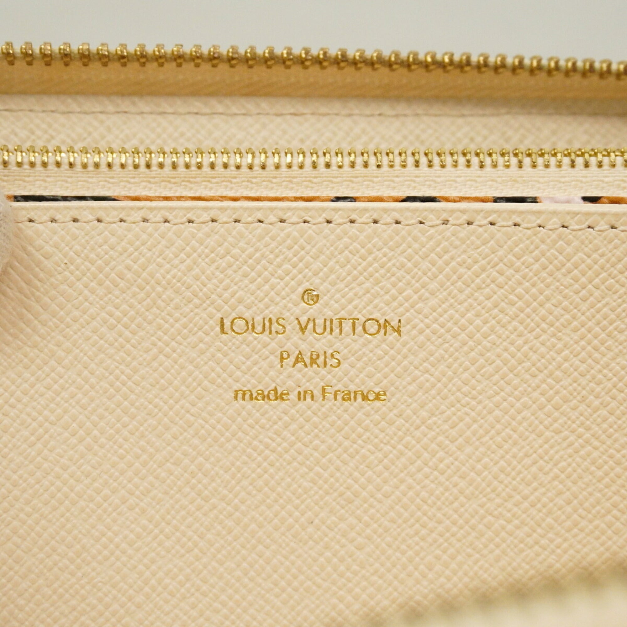 Louis Vuitton Cream Long Wallet (Bi-Fold) (Pre-Owned)