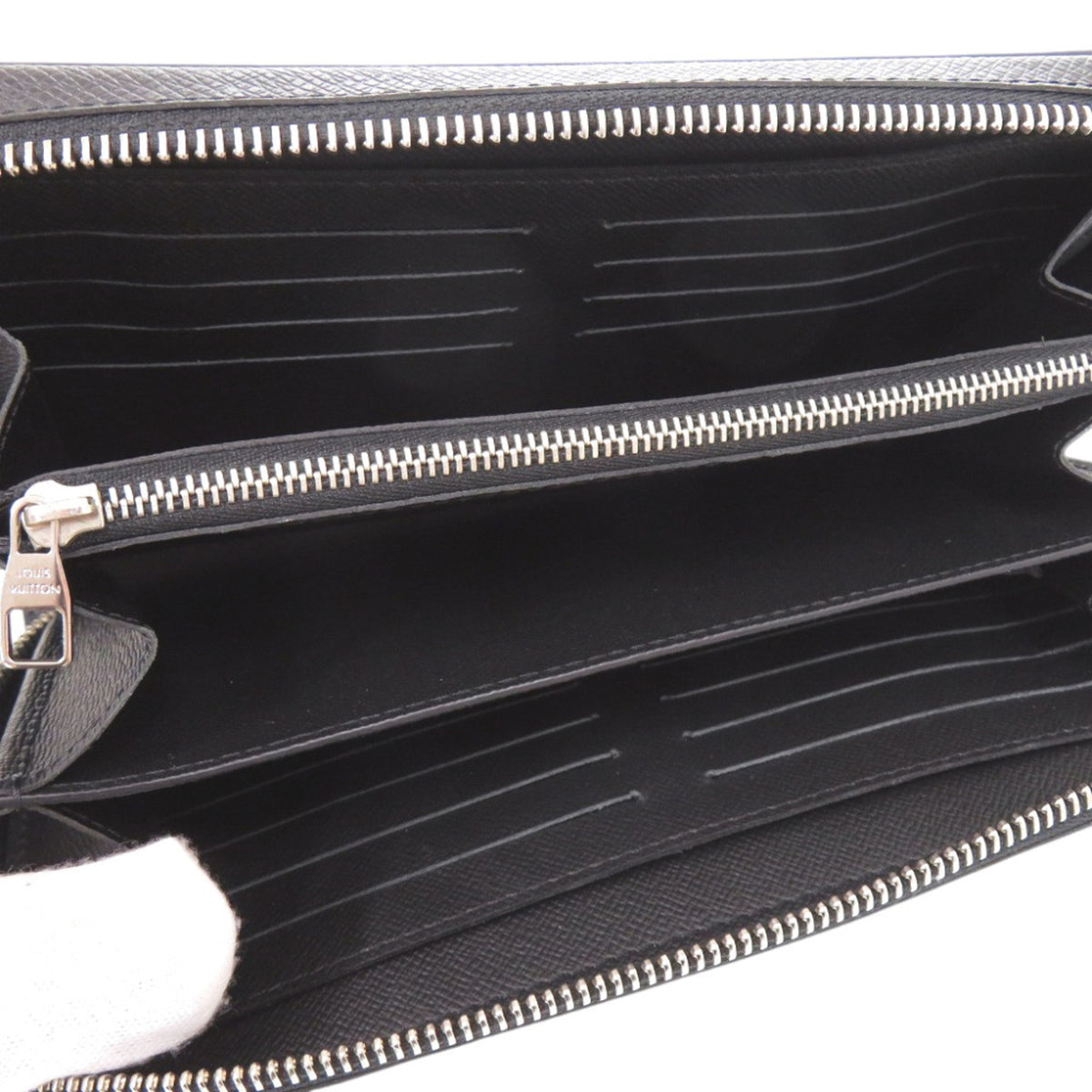 Louis Vuitton Ardoise Black Taiga Leather Long Wallet (Bi-Fold) (Pre-Owned)