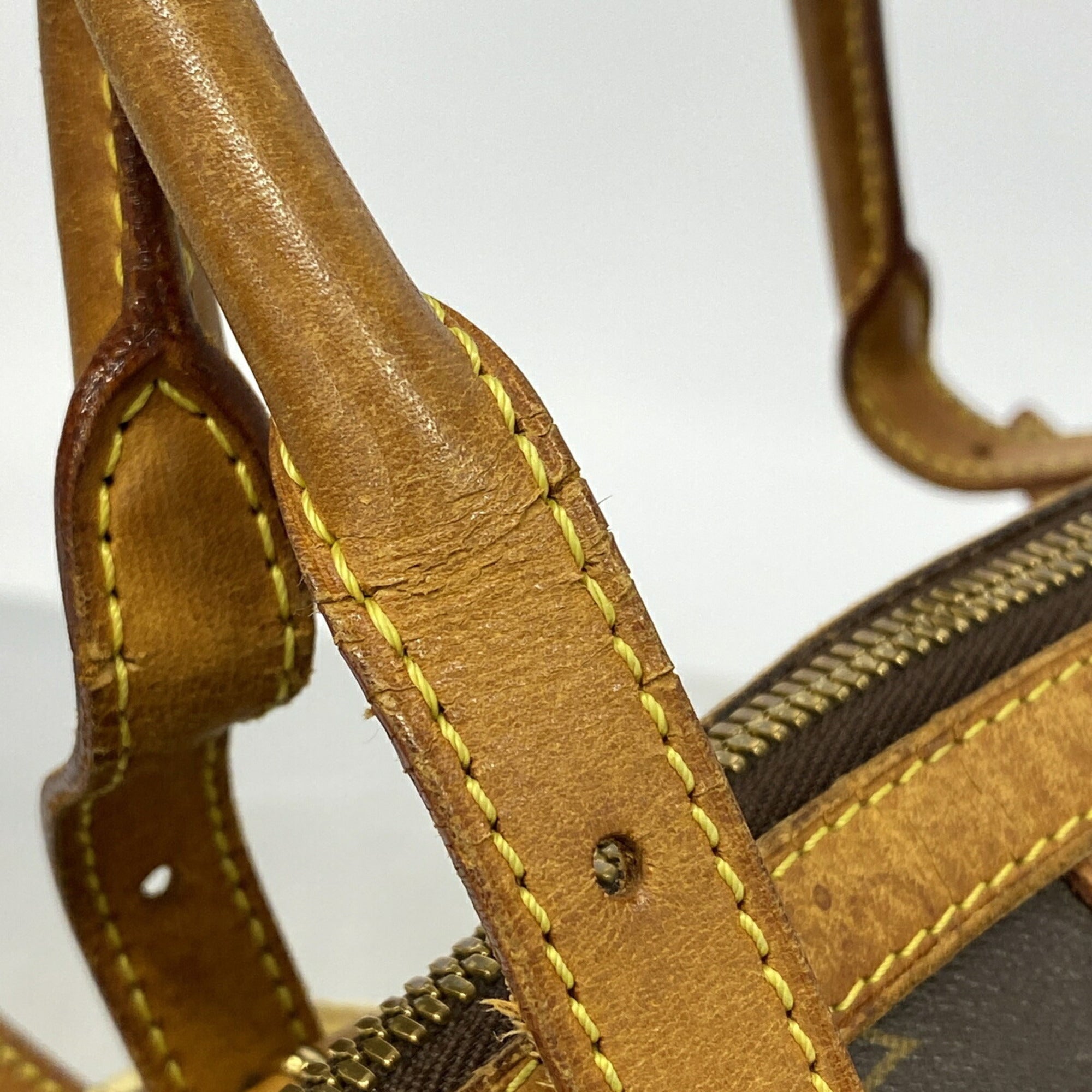 Louis Vuitton Brown Handbag (Pre-Owned)