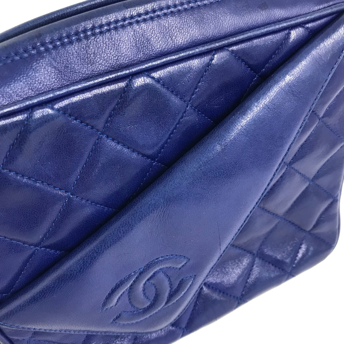 Chanel Blue Leather Shoulder Bag (Pre-Owned)