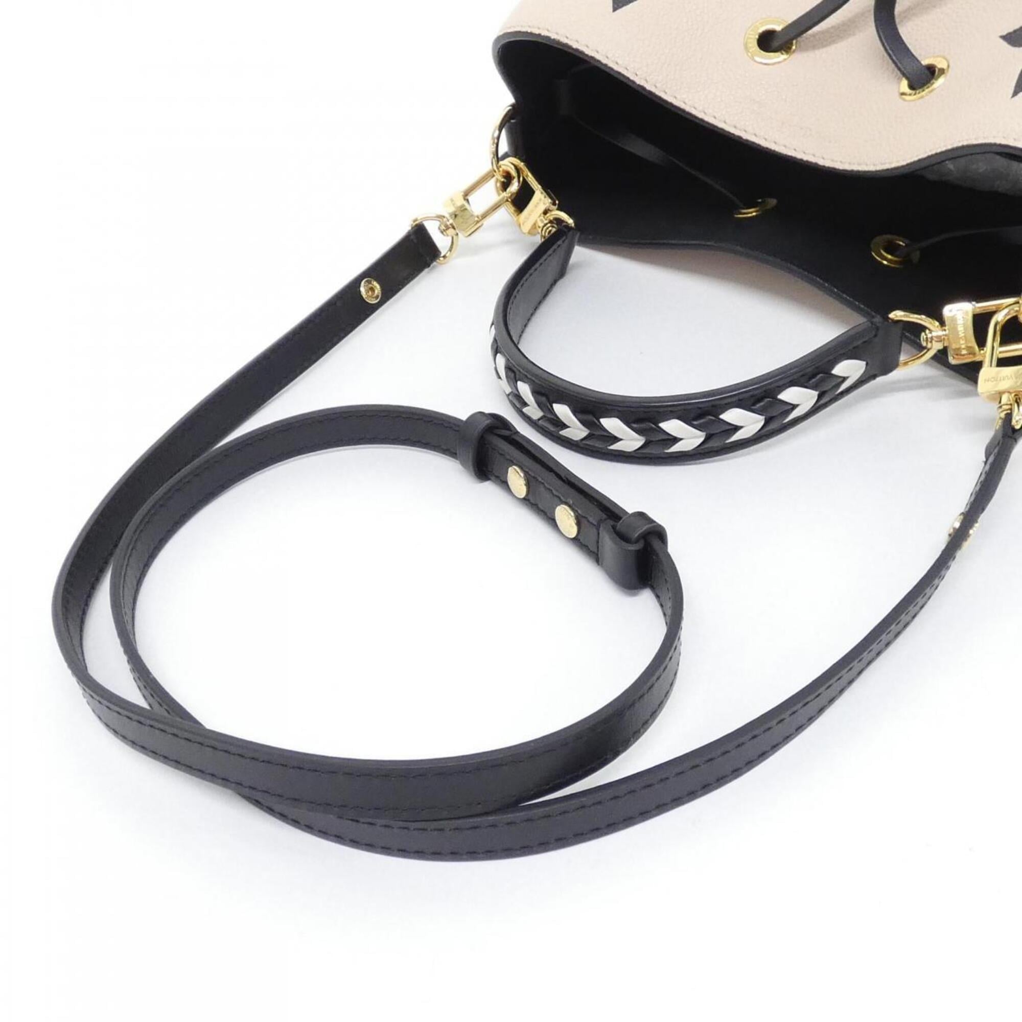 Louis Vuitton Beige Leather Pouch Shoulder Bag (Pre-Owned)