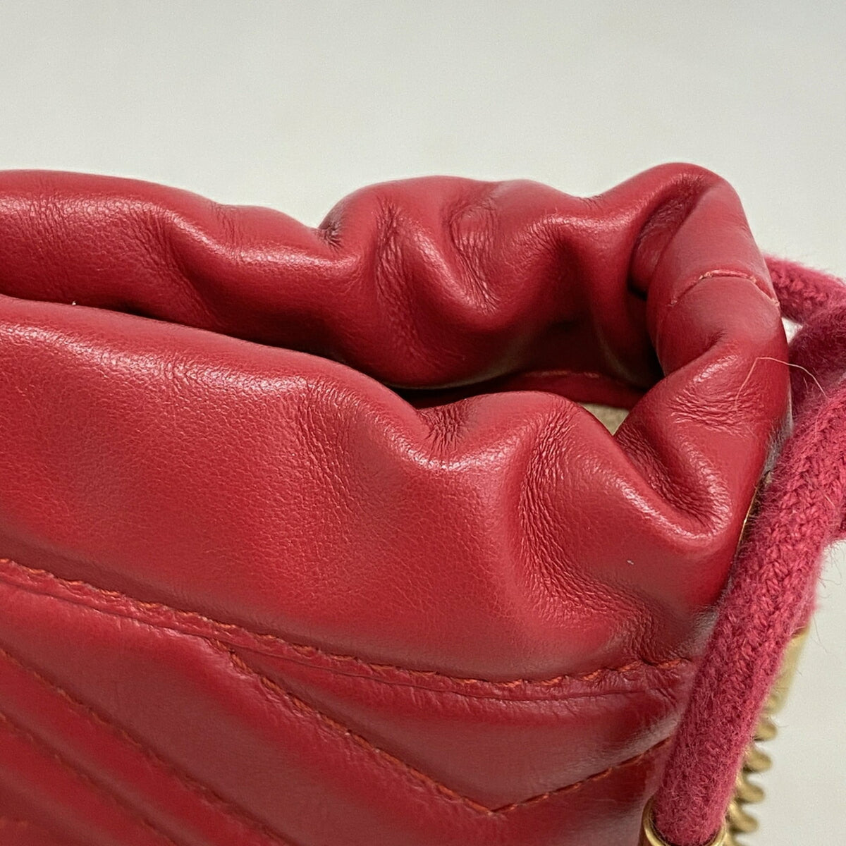 Gucci Red Color Leather Shoulder Bag (Pre-Owned)