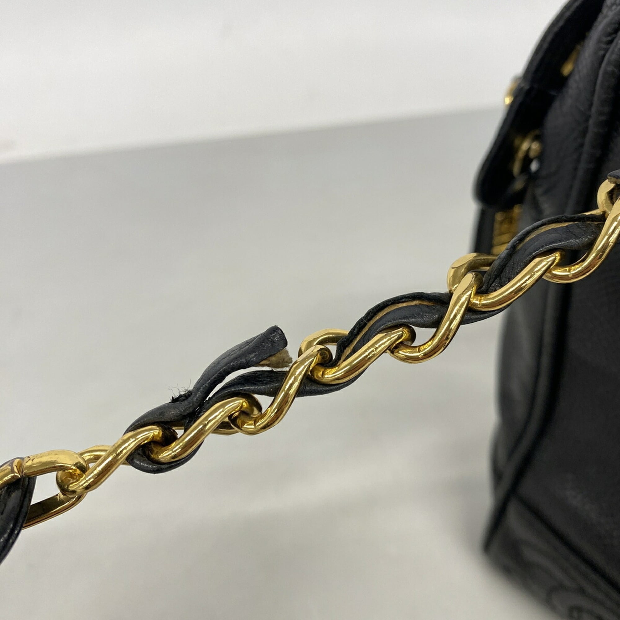 Chanel Black Grained Calfskin Shoulder Bag (Pre-Owned)