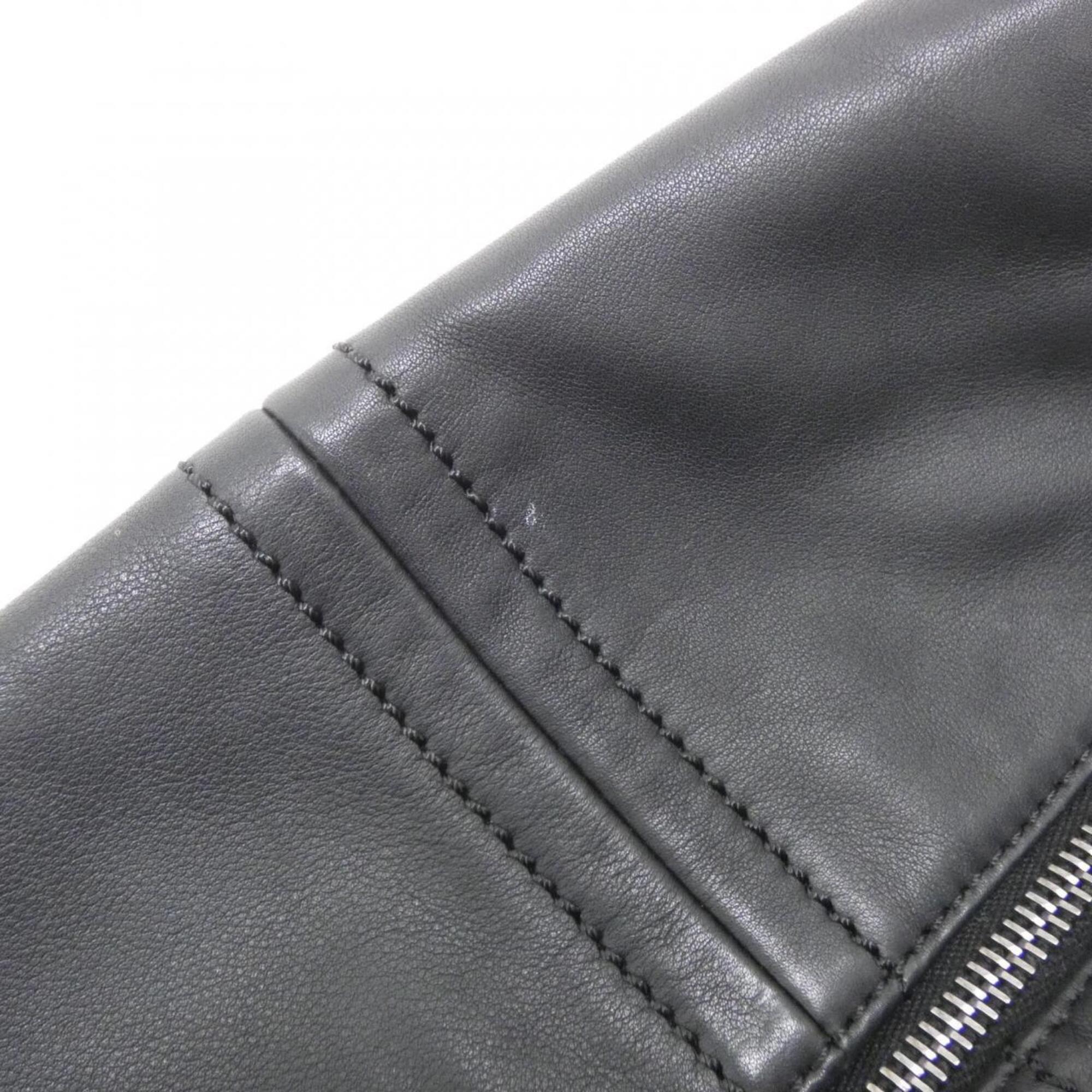 Chanel Black Leather Shoulder Bag (Pre-Owned)